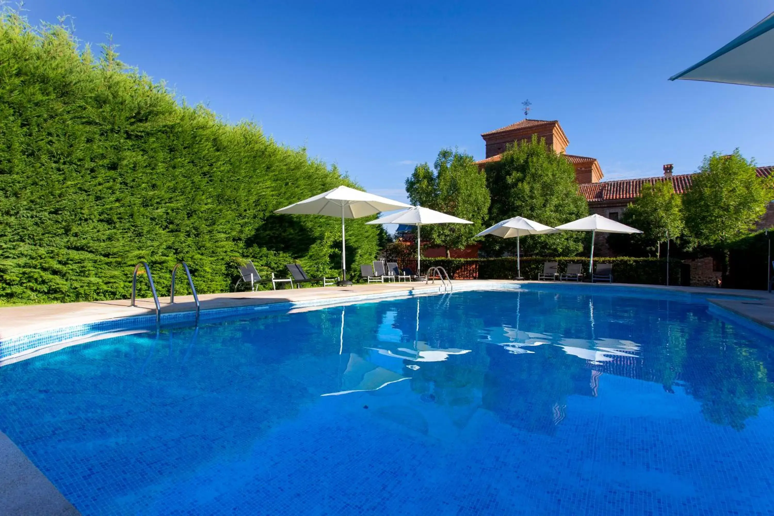 Off site, Swimming Pool in Hospedería Valle del Ambroz