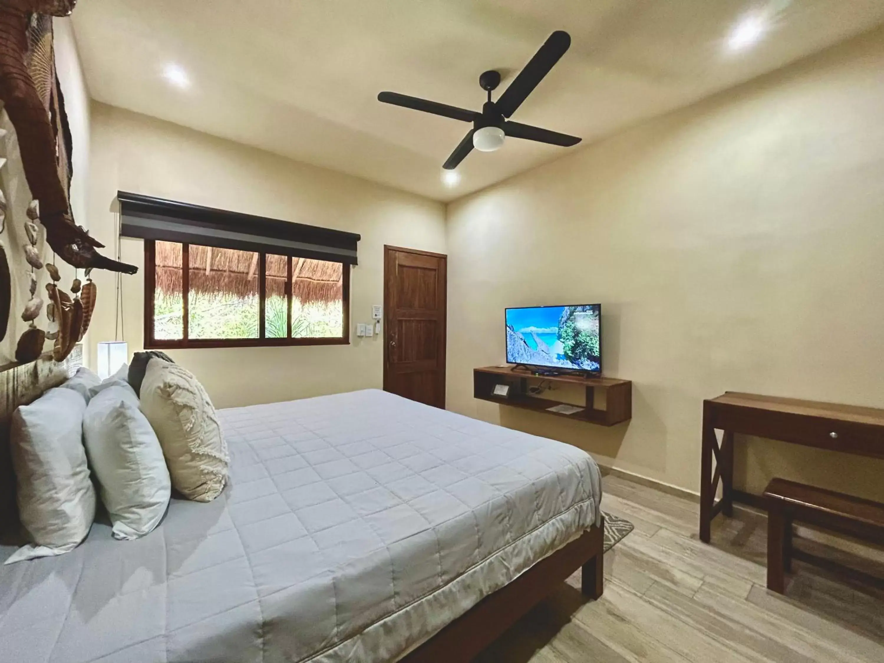 Bed, TV/Entertainment Center in Aldea Xaan Ha Tulum