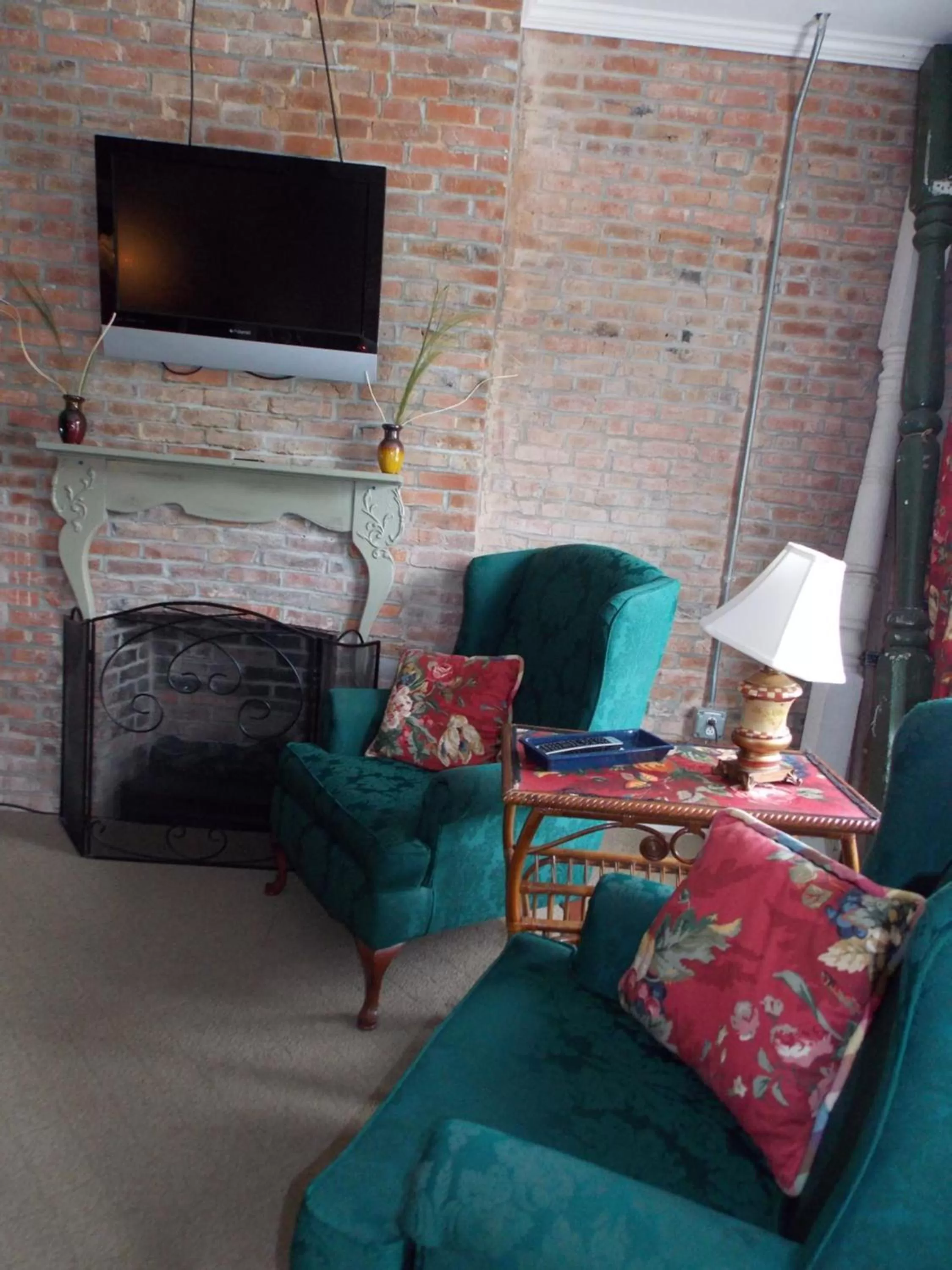 Living room in William Watson Hotel