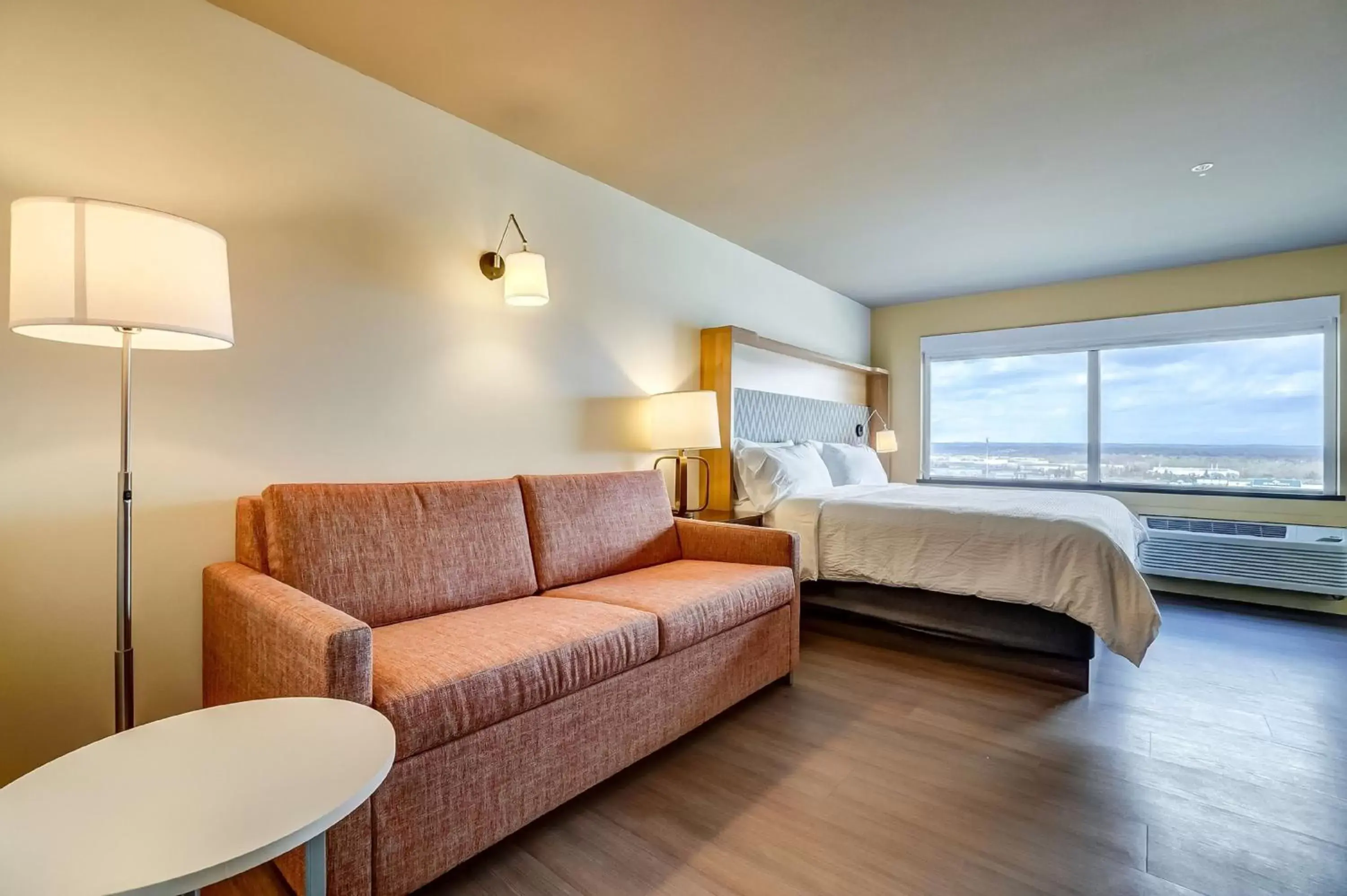 Photo of the whole room in Holiday Inn Gatineau - Ottawa, an IHG Hotel