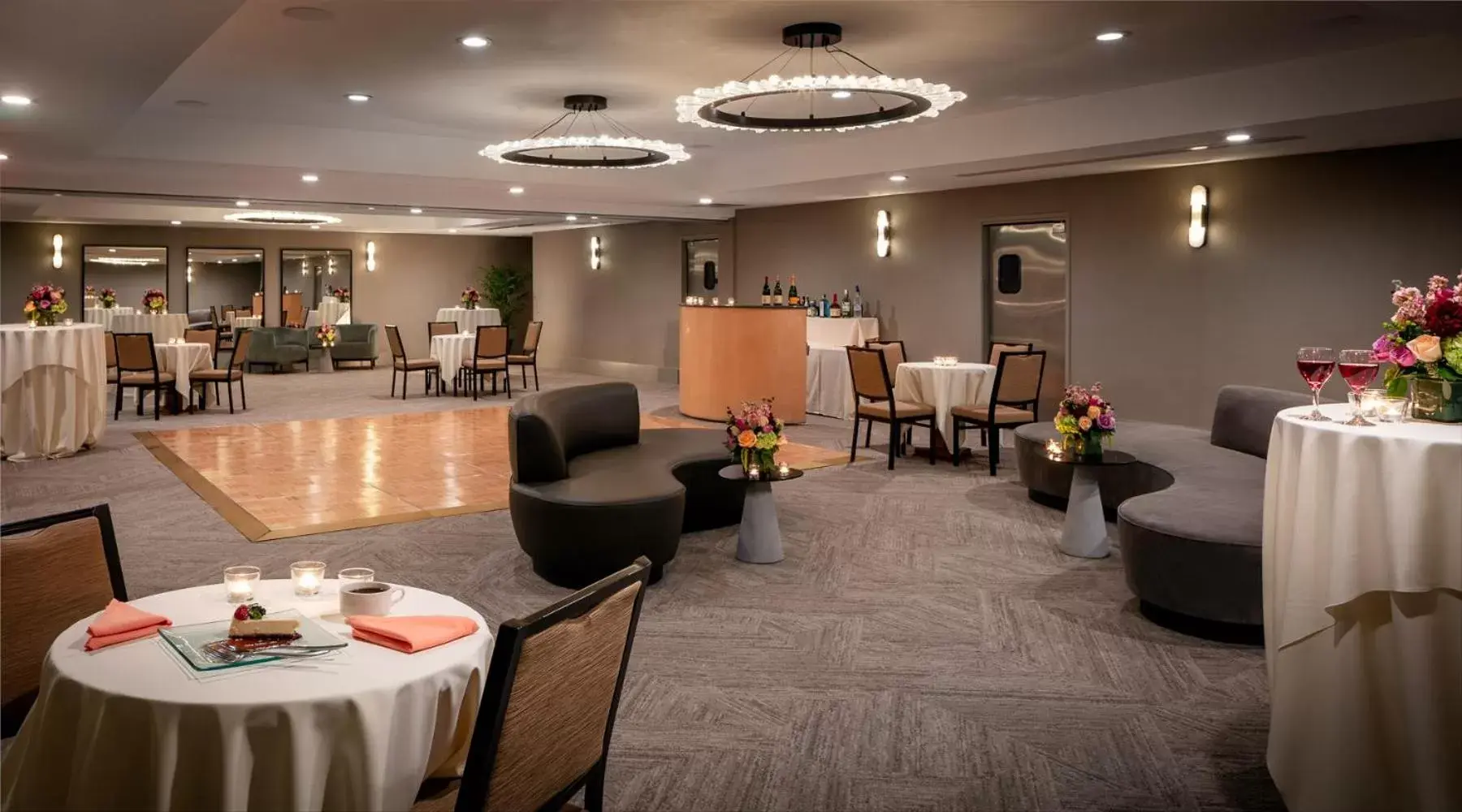 Banquet/Function facilities in Toll House Hotel Los Gatos