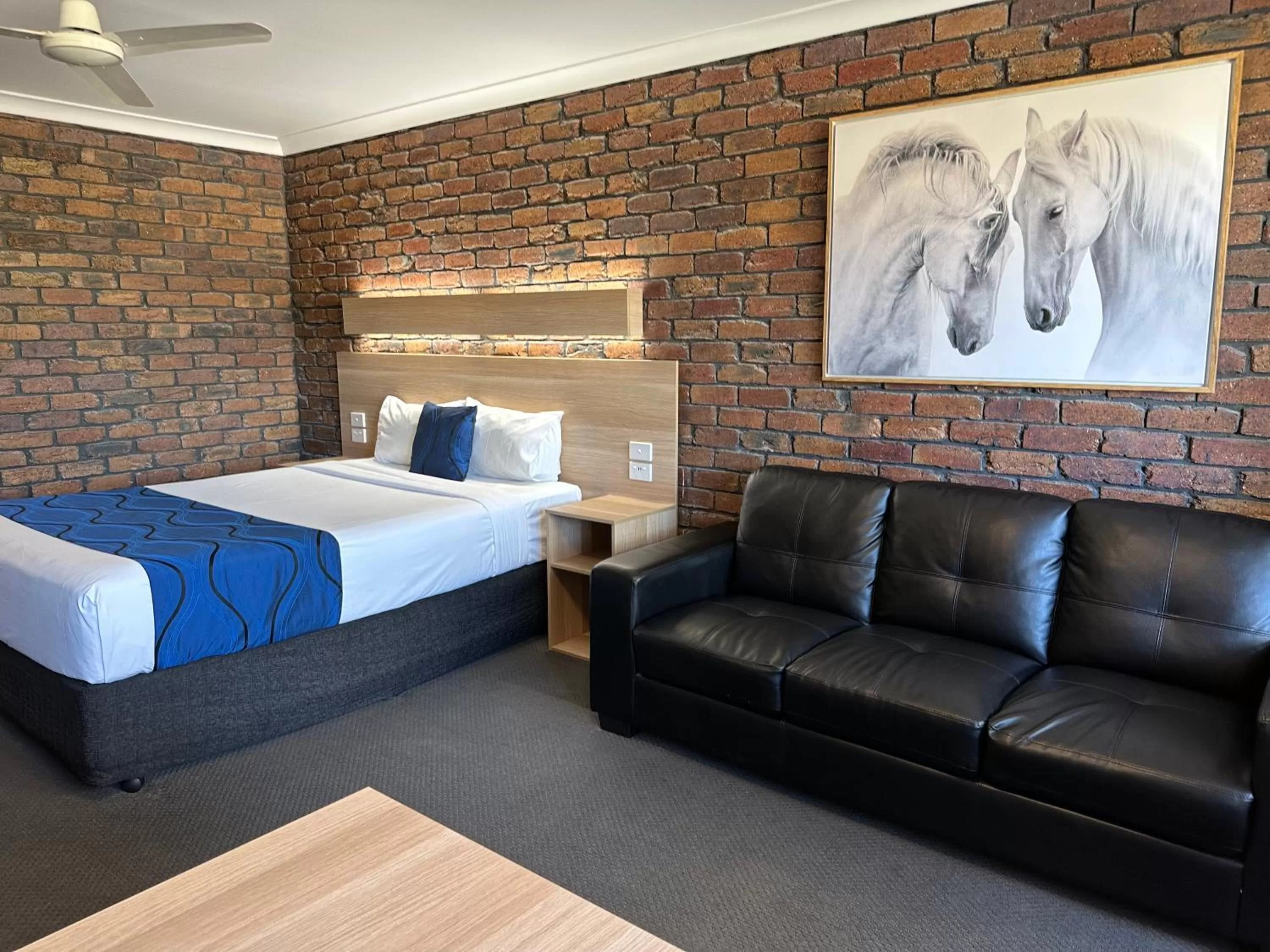 Bed in Logan City Motor Inn