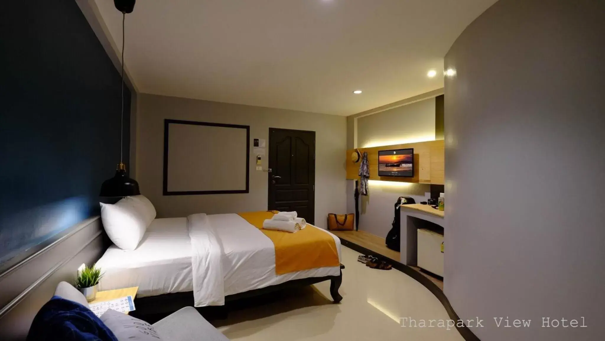 Bed in Tharapark View Hotel - SHA Plus