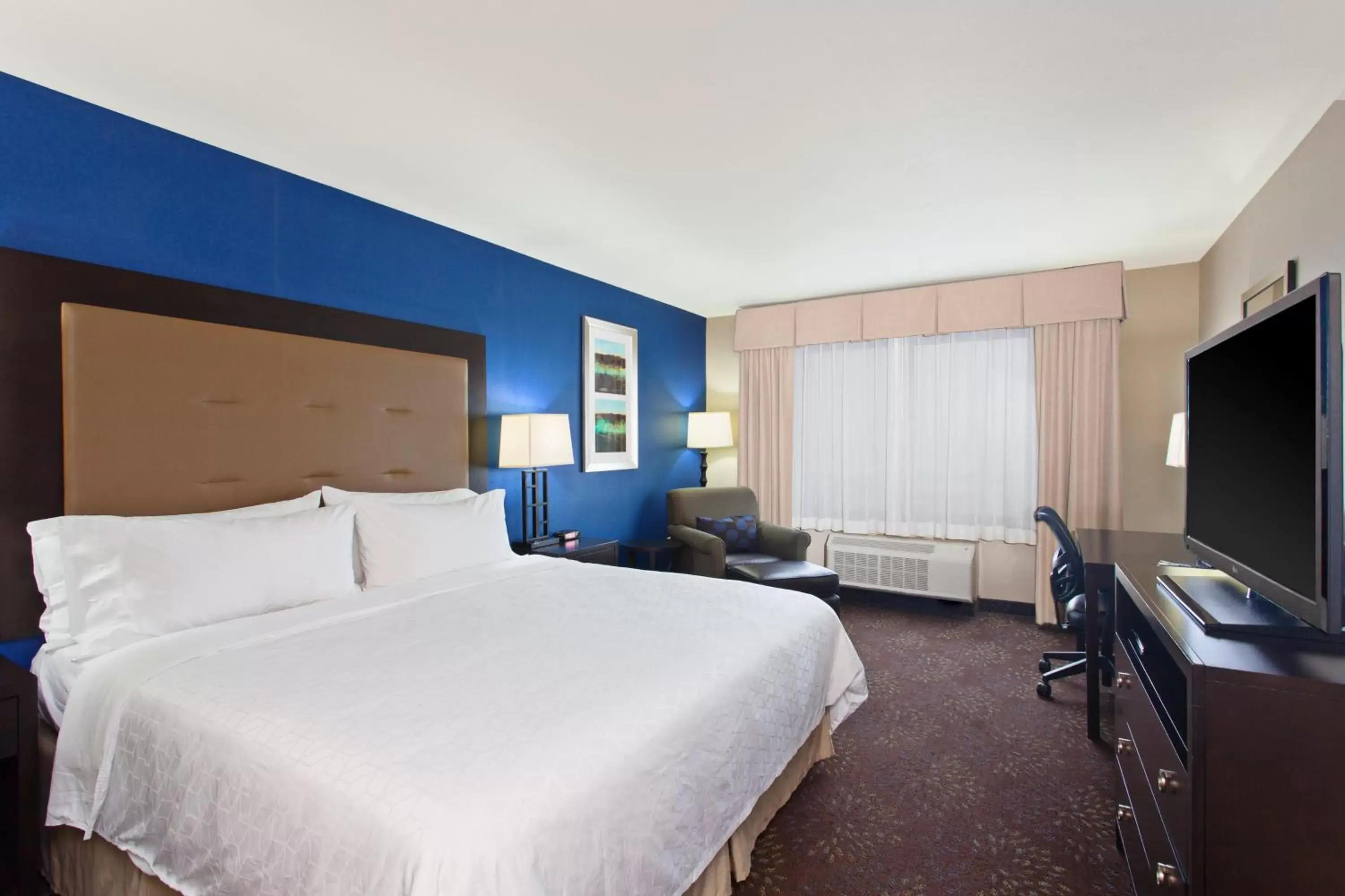 Photo of the whole room in Holiday Inn Express & Suites Tacoma Downtown, an IHG Hotel