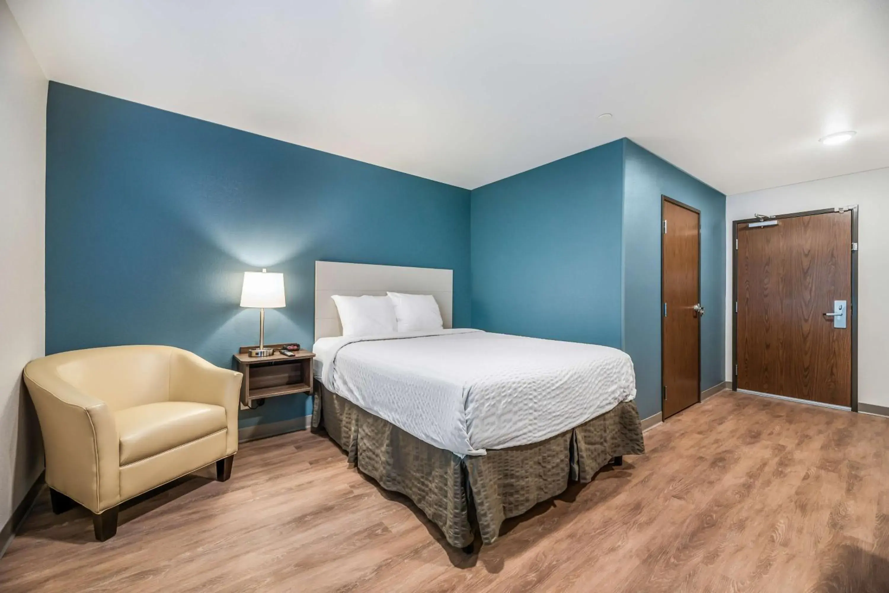 Bedroom, Bed in Extended Stay America Suites - Orlando - Kissimmee