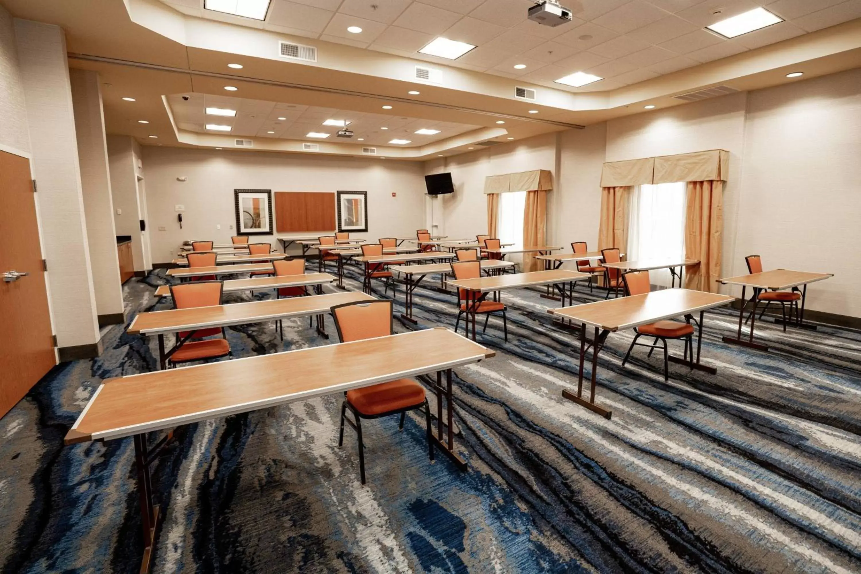 Meeting/conference room in Fairfield Inn & Suites by Marriott Kearney