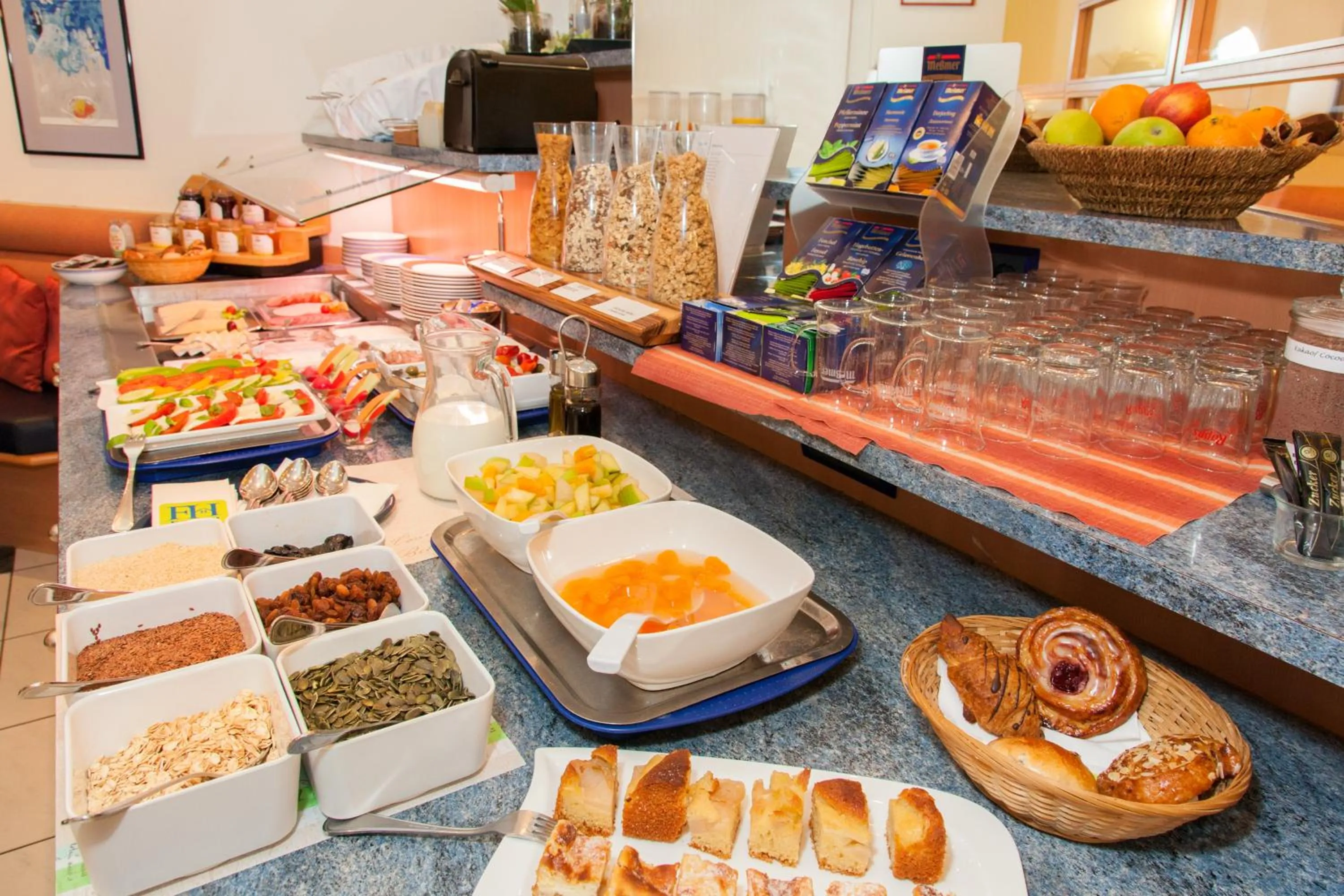 Buffet breakfast in Hotel Plaza