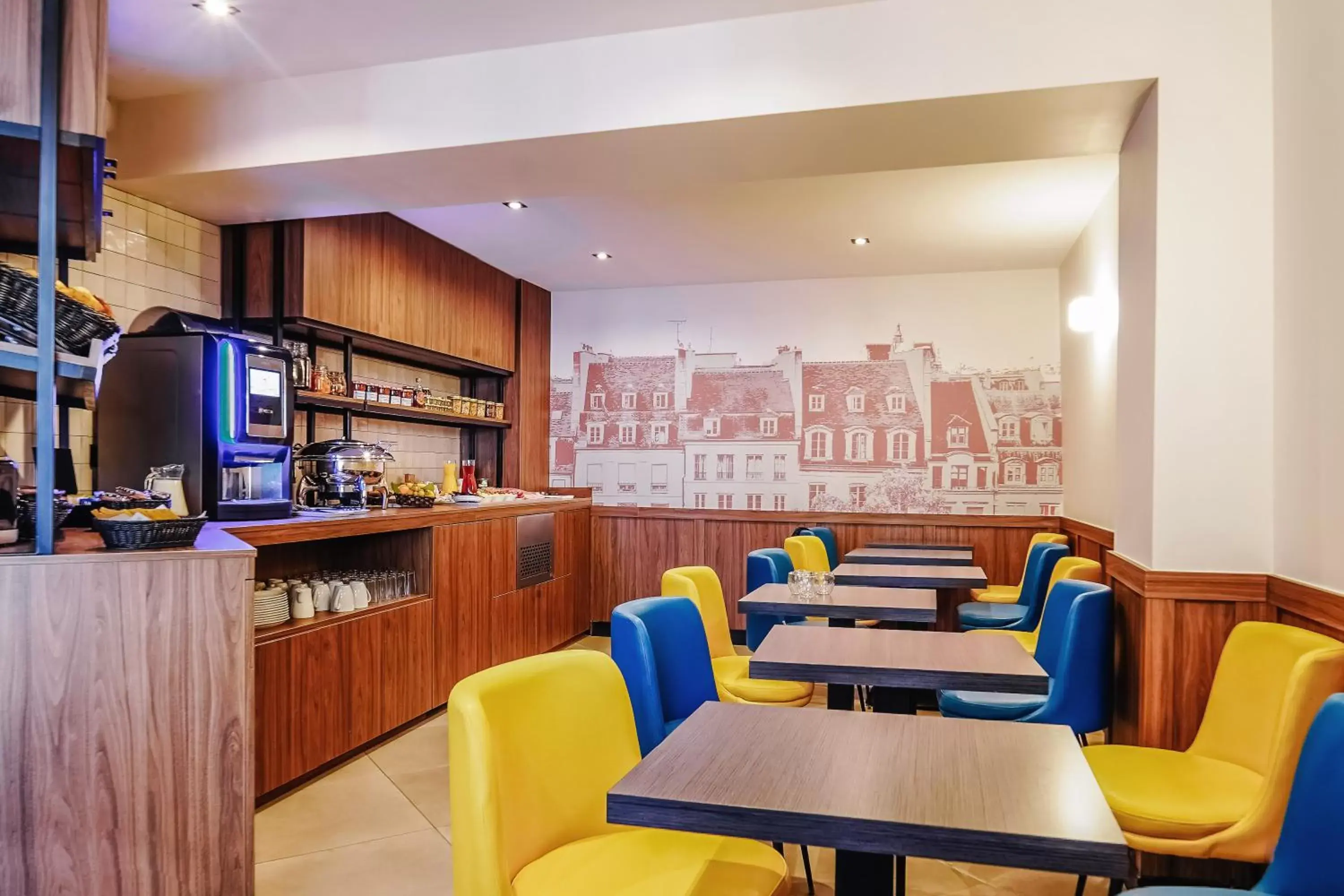 Breakfast, Restaurant/Places to Eat in Timhotel Montmartre