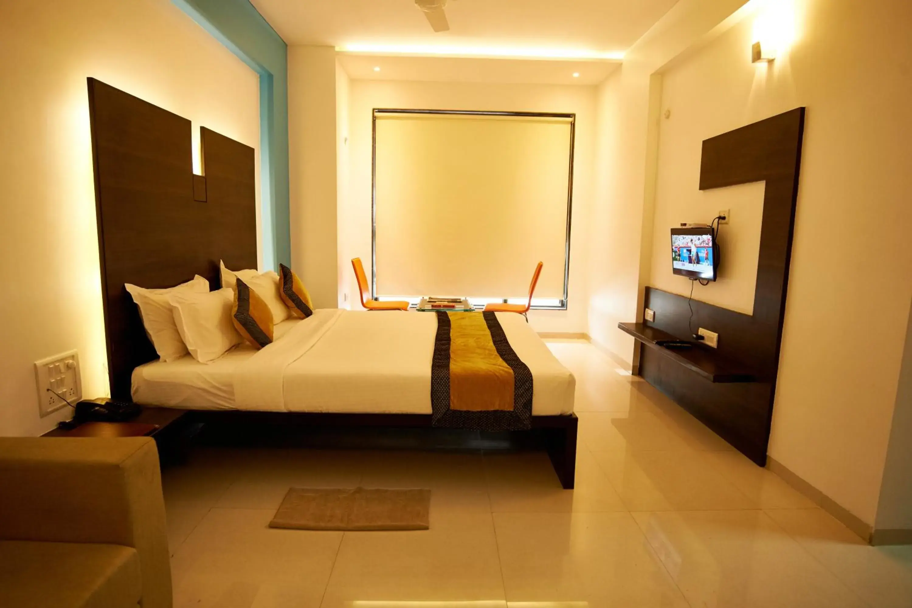 Bedroom, Bed in Hotel Golden View
