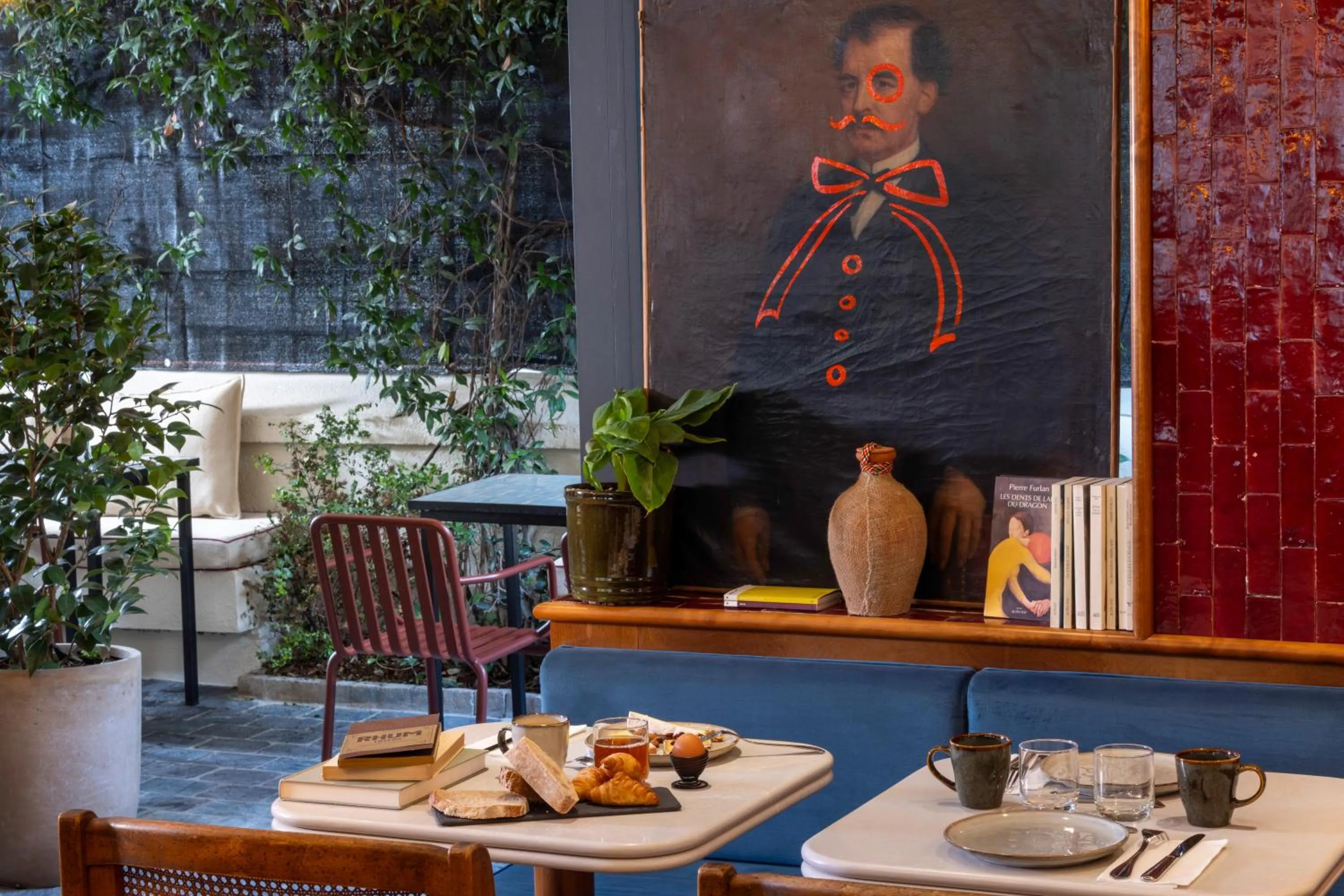 Patio in Hôtel du Home Moderne