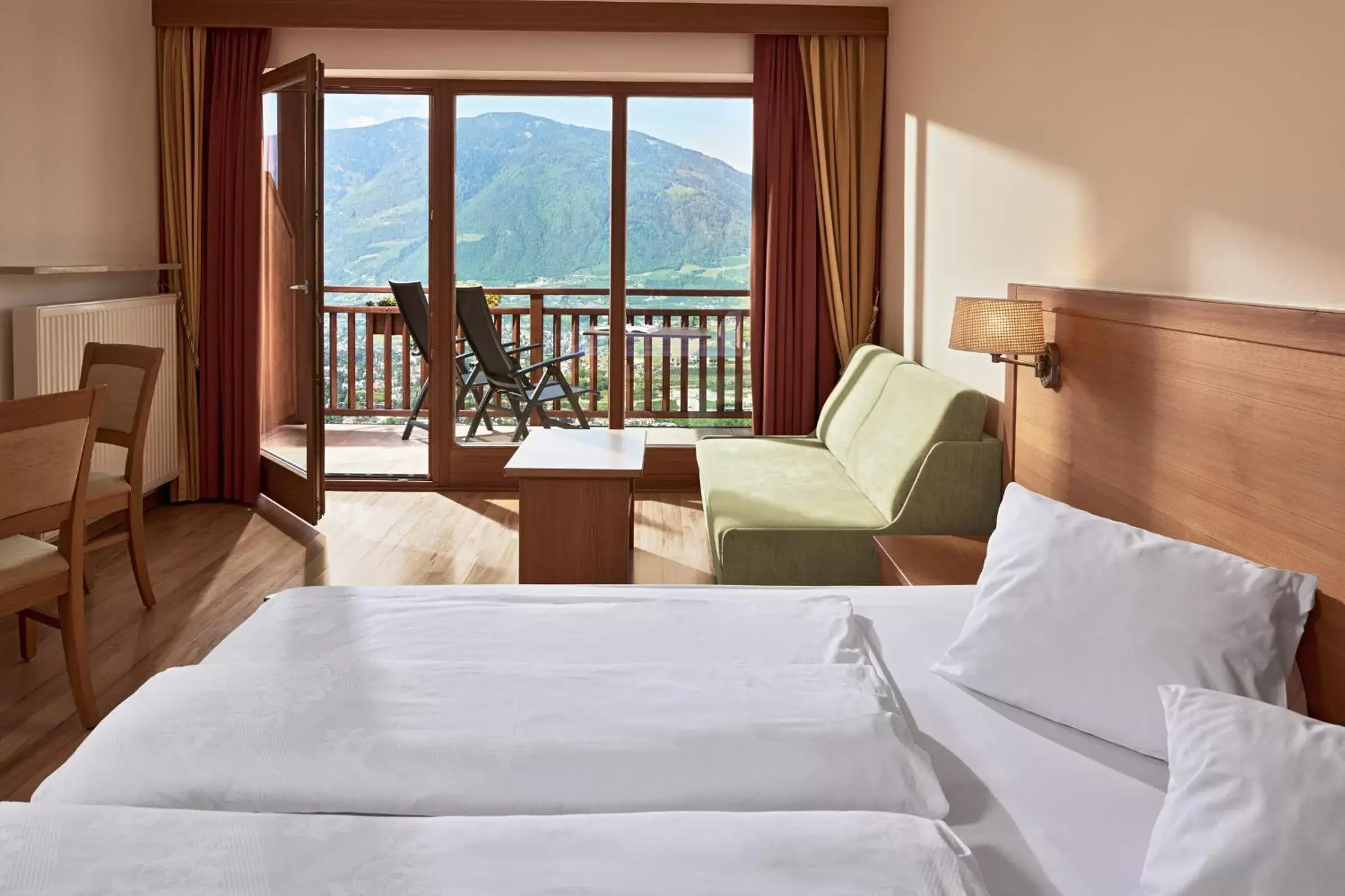 Photo of the whole room, Mountain View in Hotel-Garni Ehrenfels