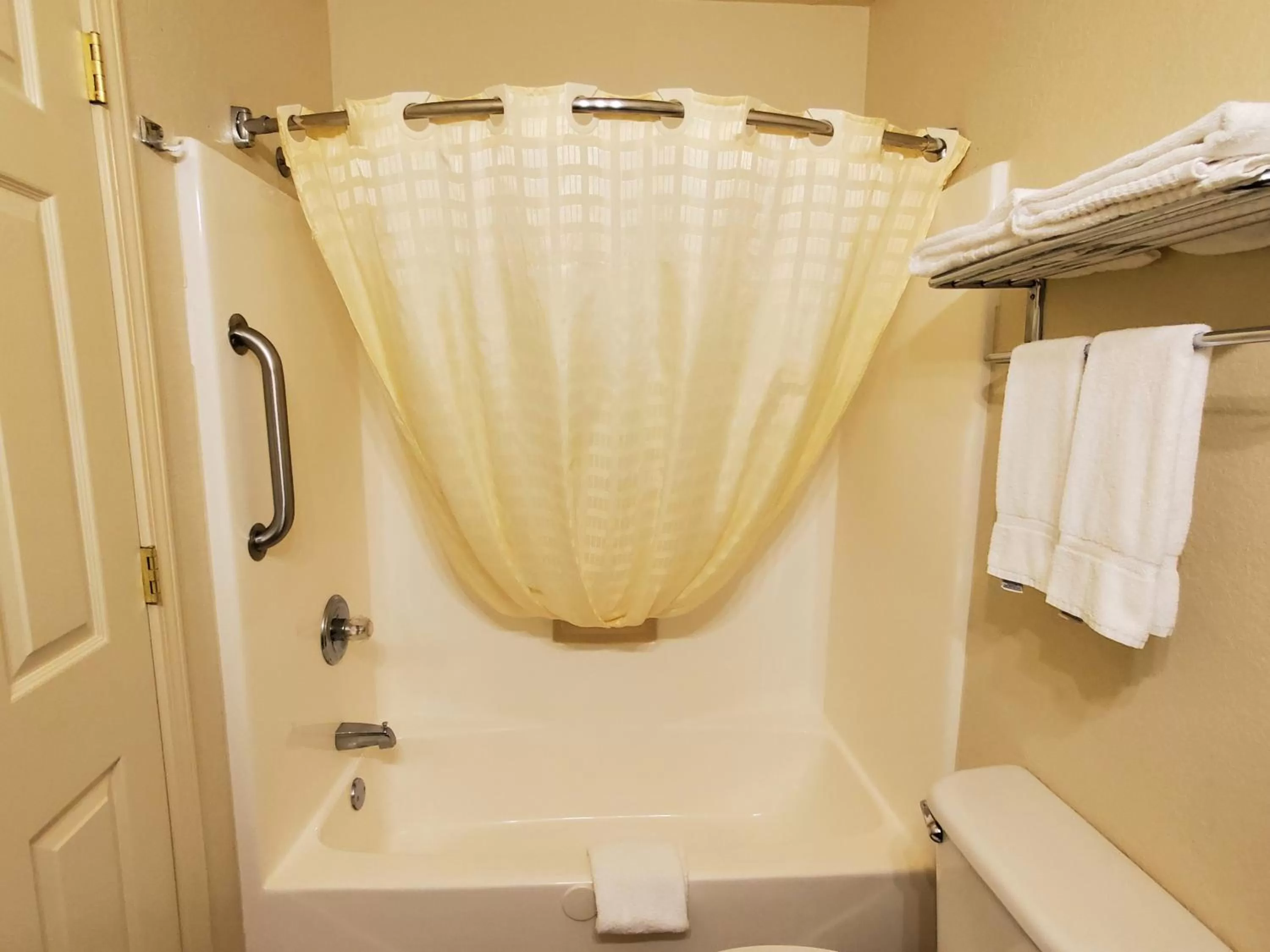 Shower in Candlelight Inn & Suites Hwy 69 near McAlester