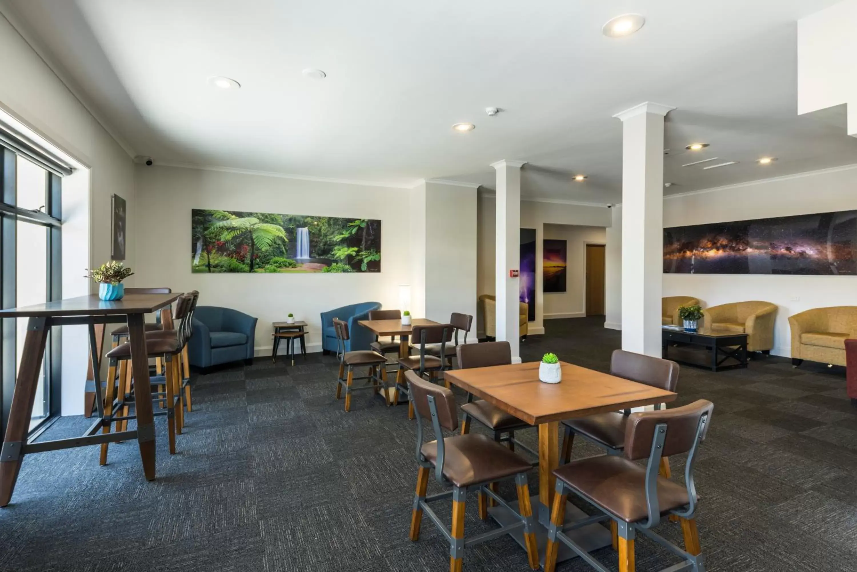 Communal lounge/ TV room, Restaurant/Places to Eat in The Abbott Boutique Hotel