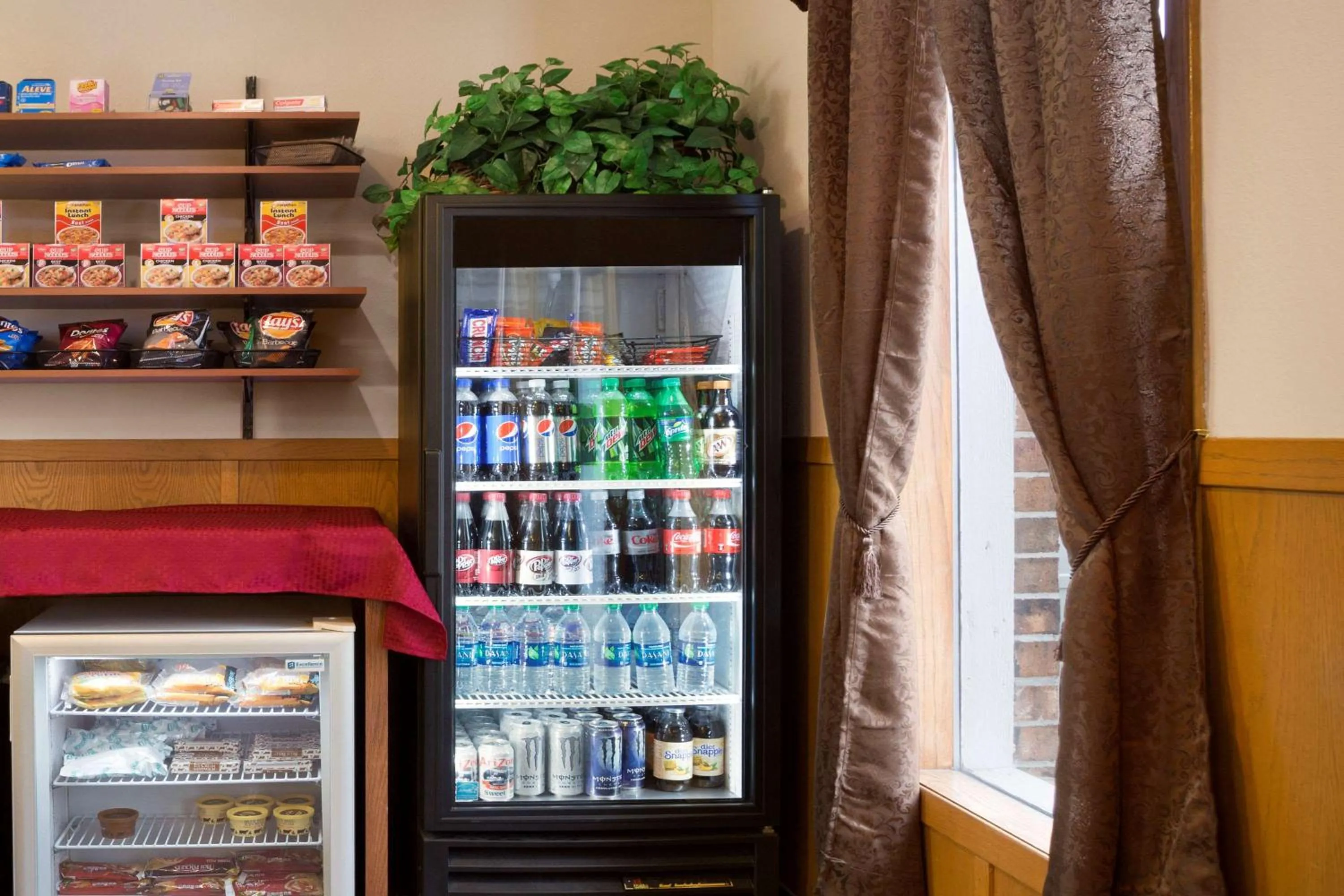 On-site shops in Super 8 by Wyndham Pittsburg KS