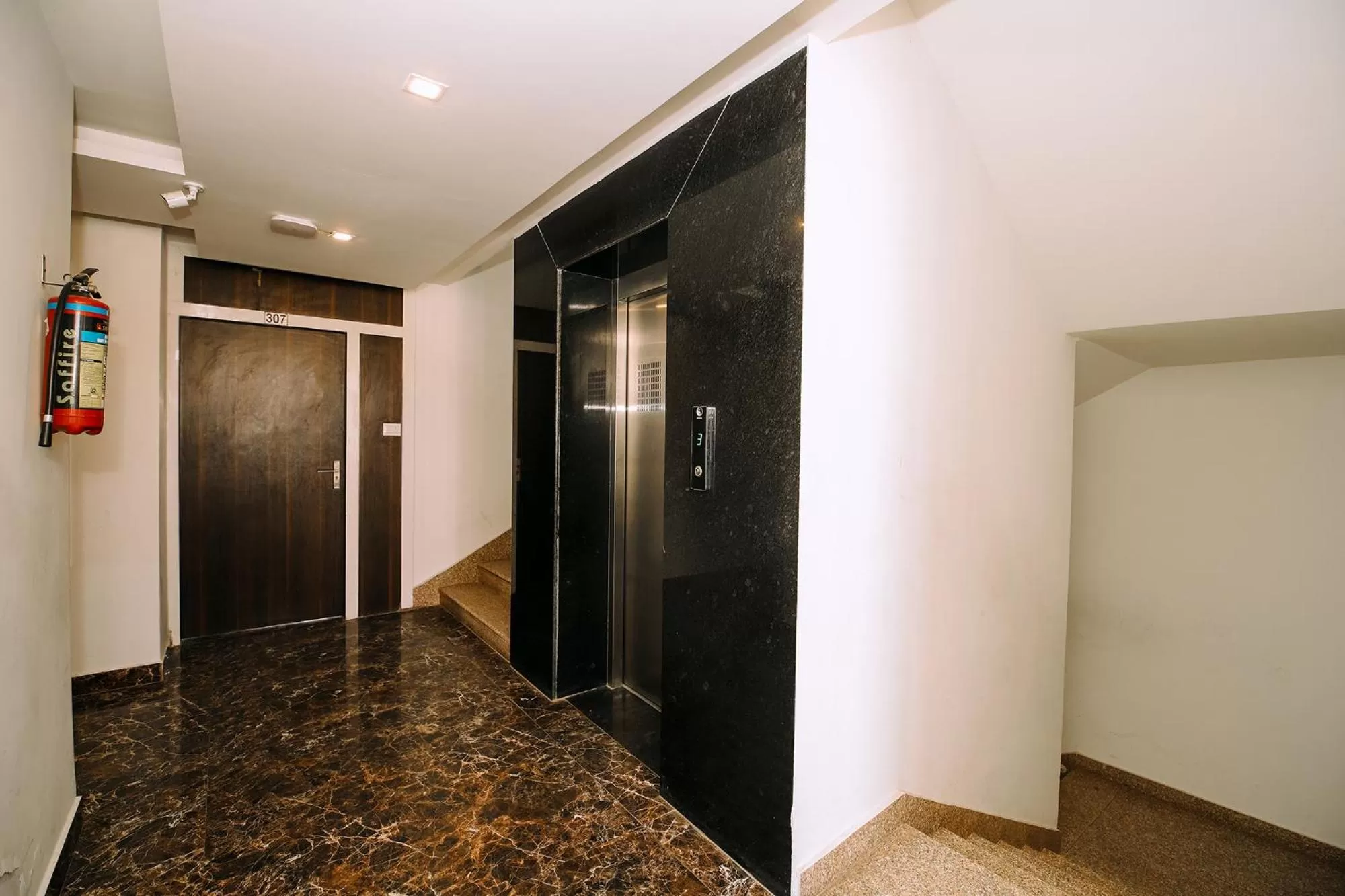 elevator in FabHotel Prime The Royal Galaxy