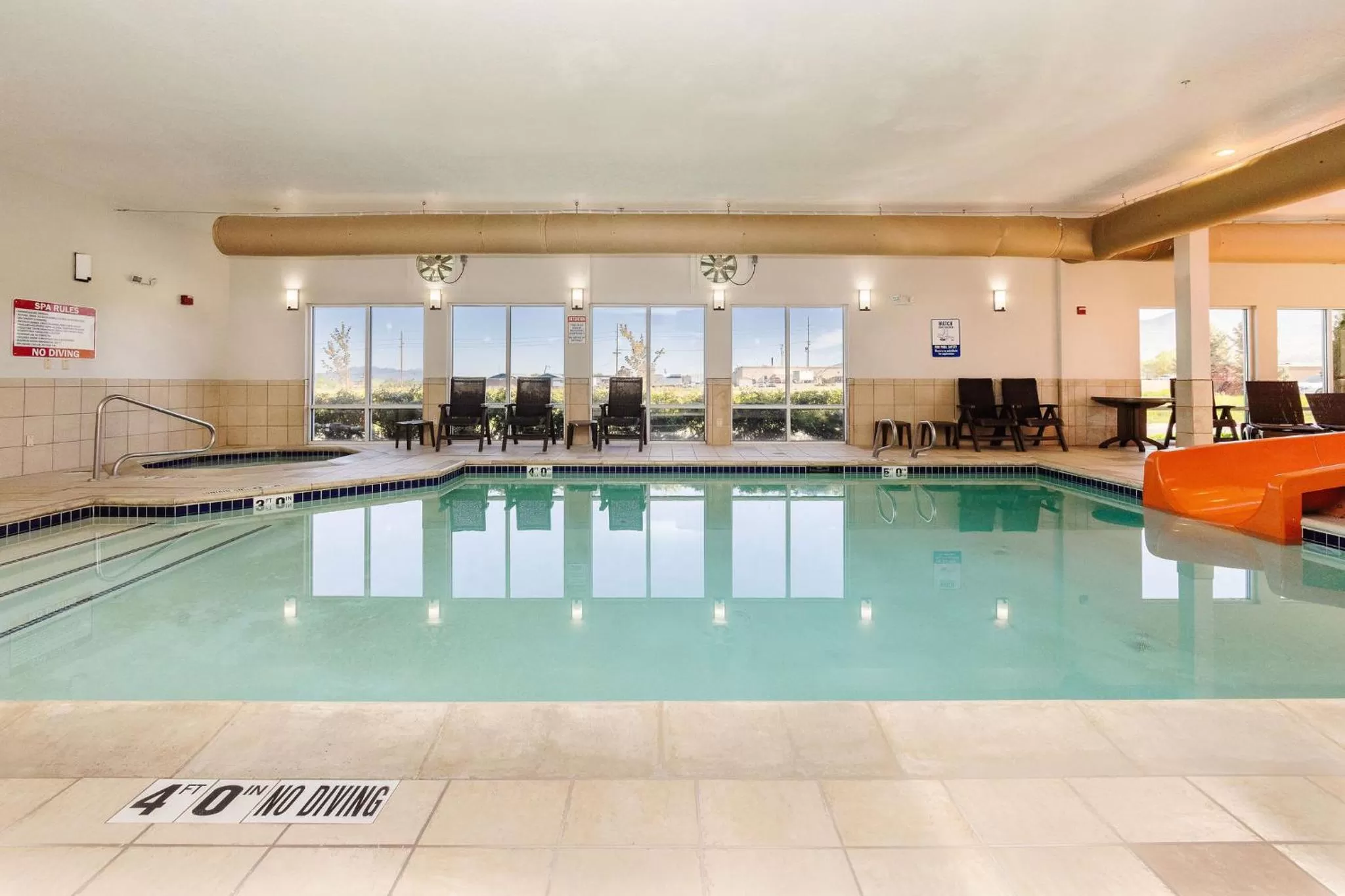 Swimming pool in Comfort Inn & Suites Logan Near University