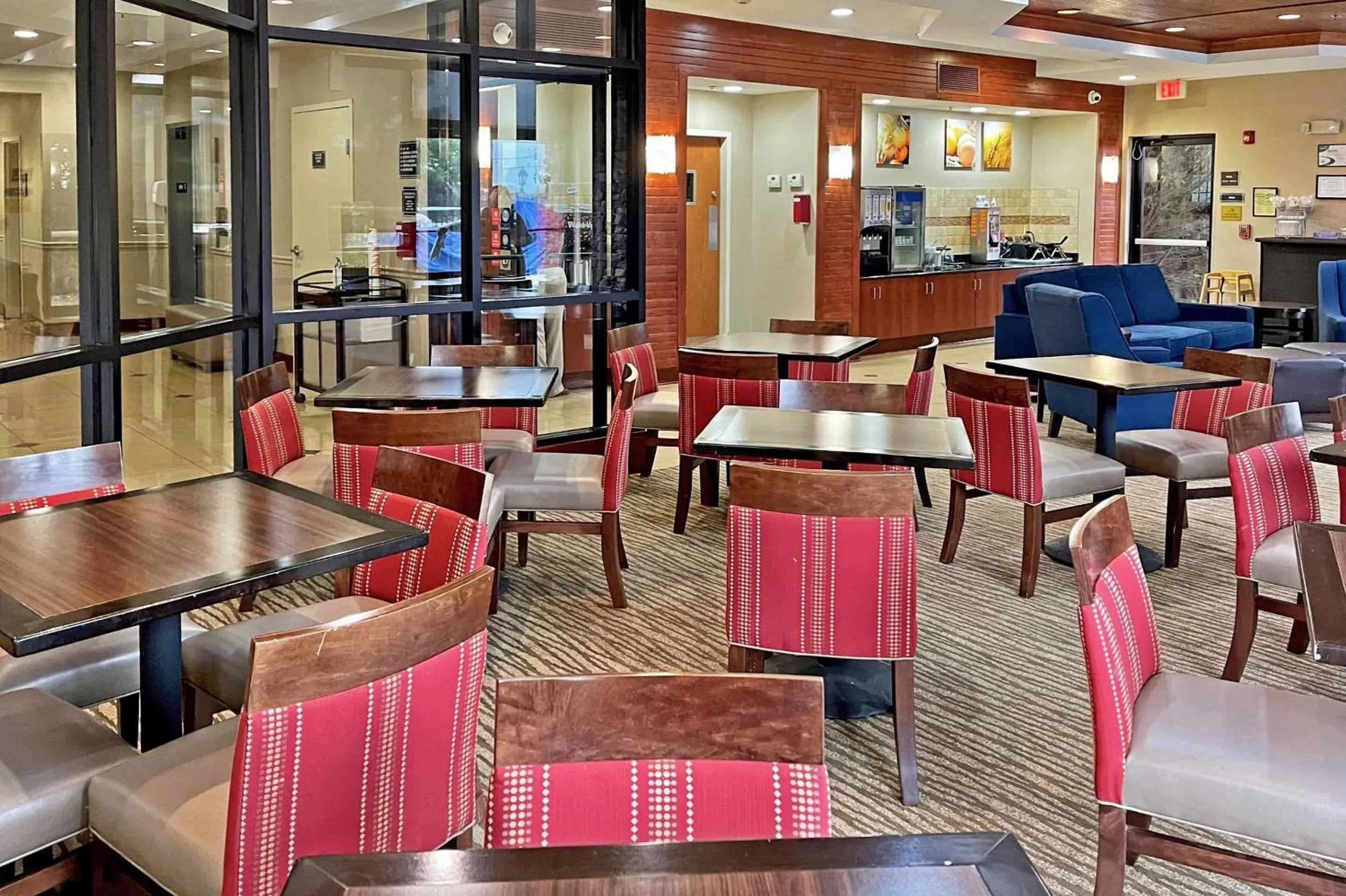 Restaurant/Places to Eat in Comfort Suites Augusta Riverwatch