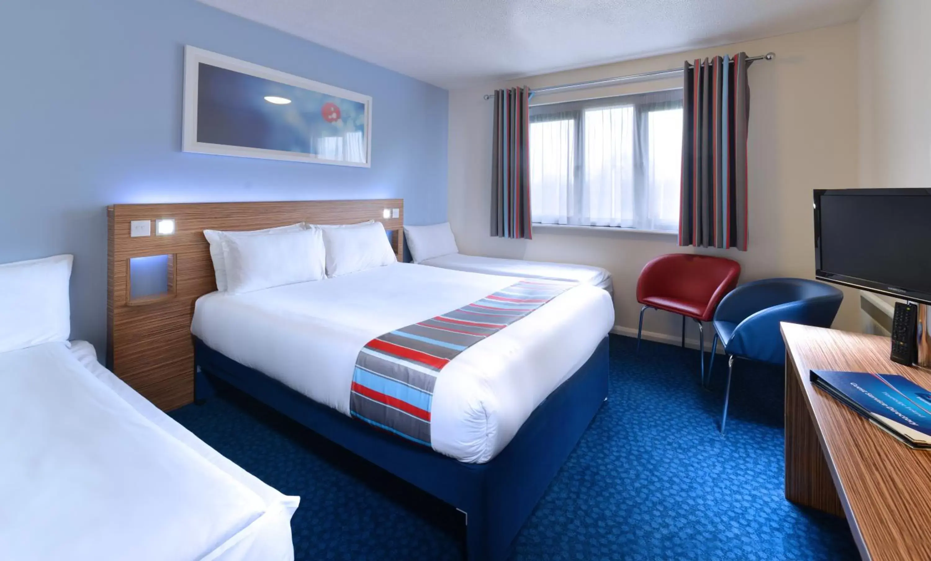 Bed in Travelodge Dublin Airport North 'Swords'