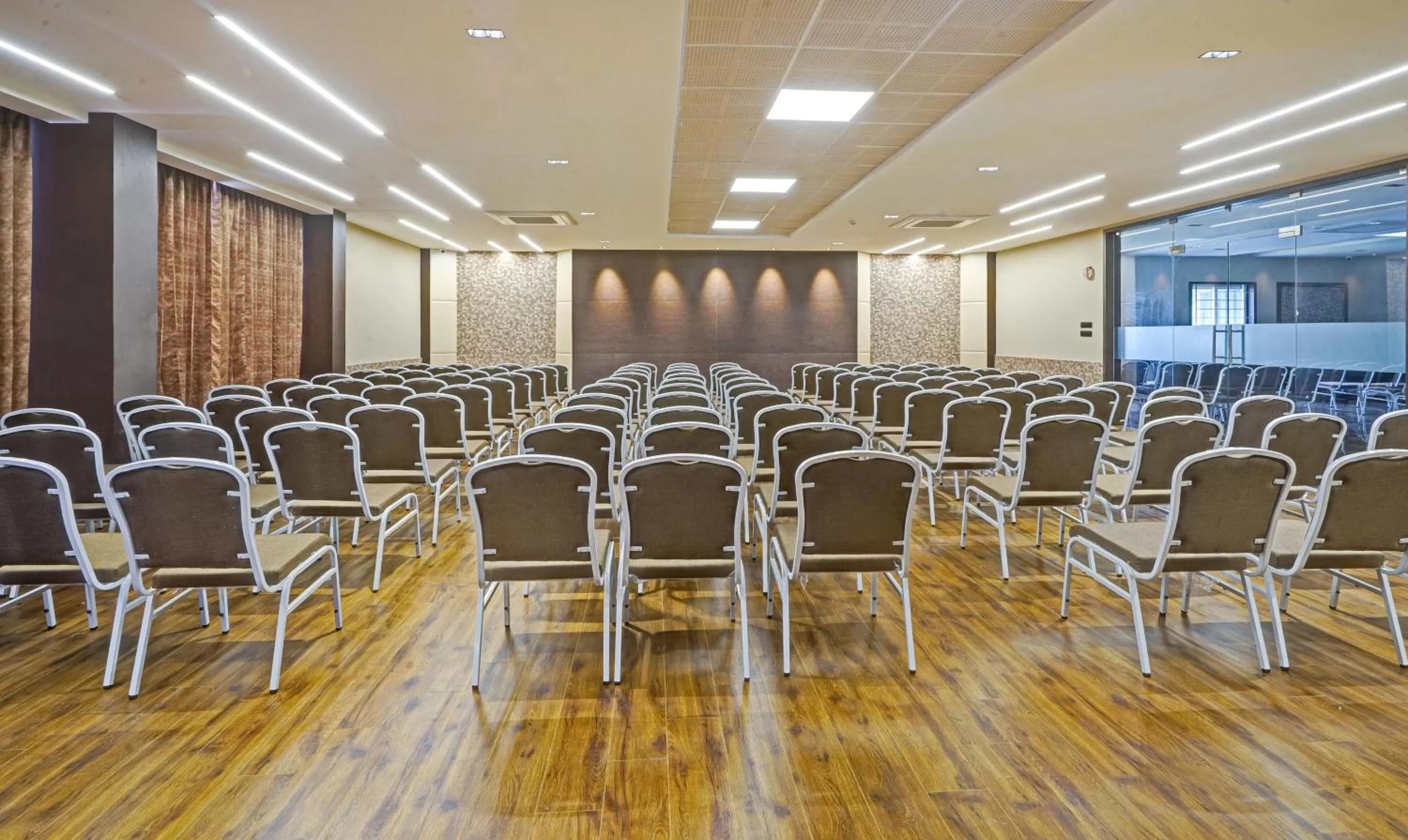 Meeting/conference room in Treebo Premium La Orchid, Big Temple