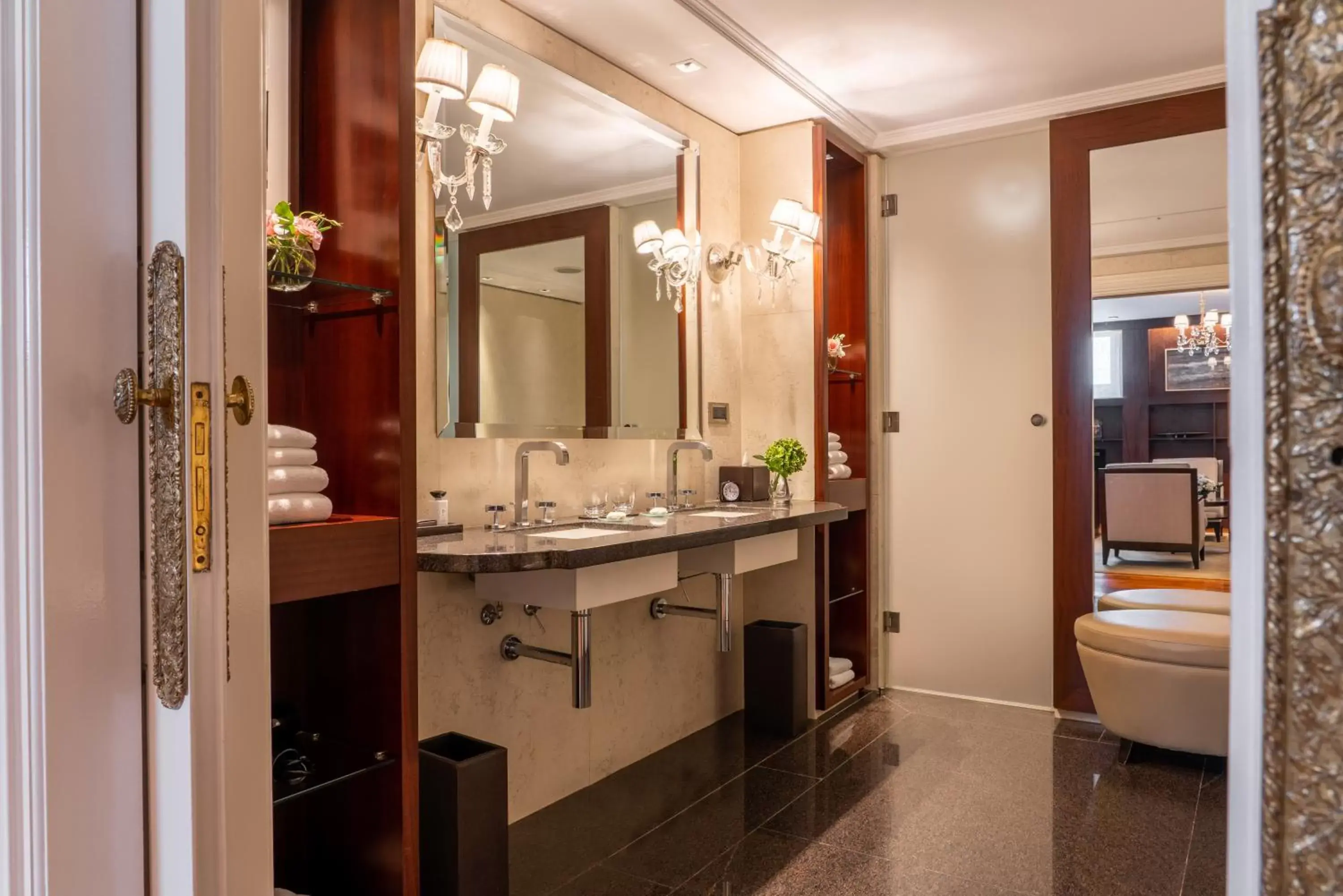 Bathroom in Palacio Duhau - Park Hyatt Buenos Aires