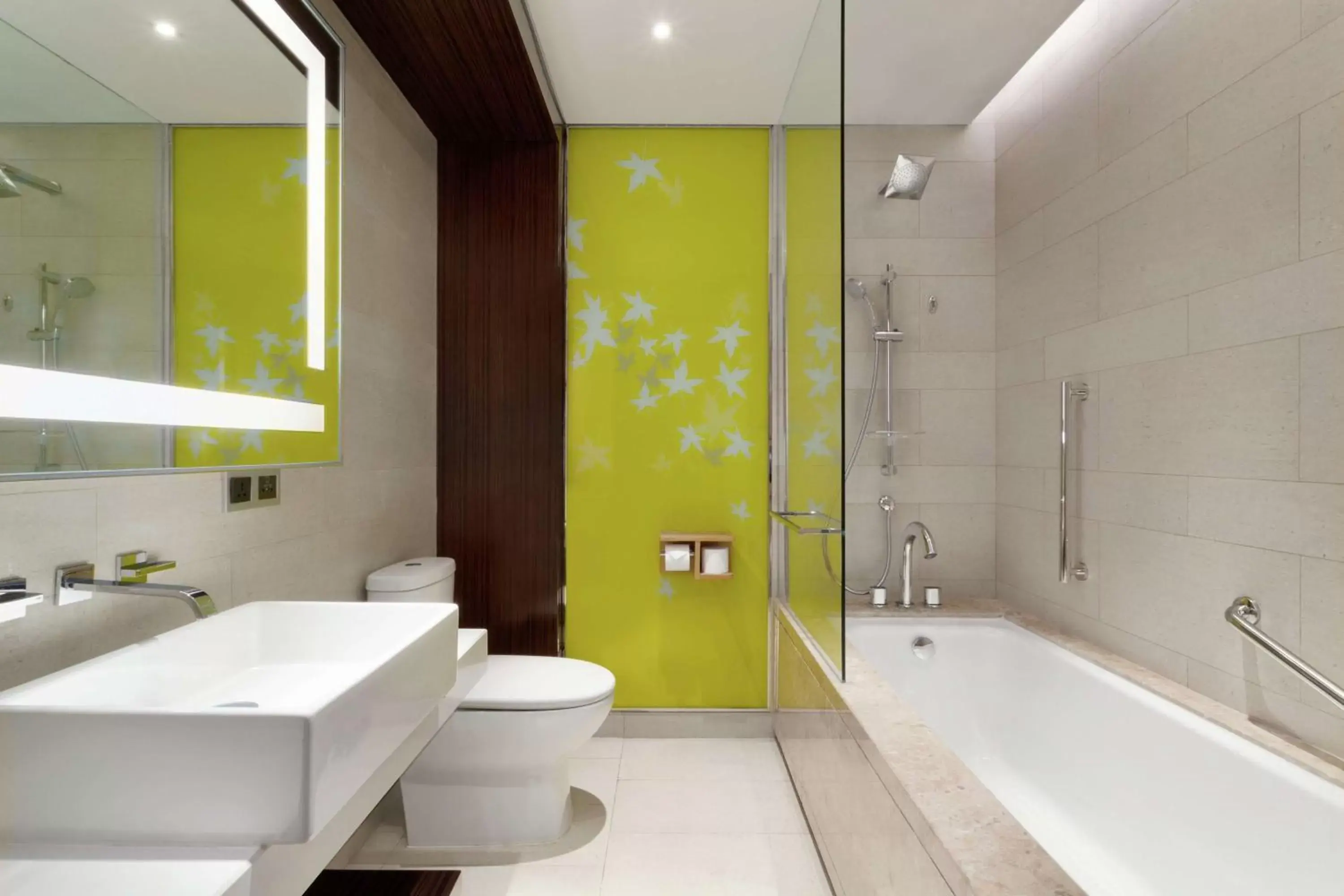 Bathroom in Hilton Garden Inn Shenzhen Bao'an