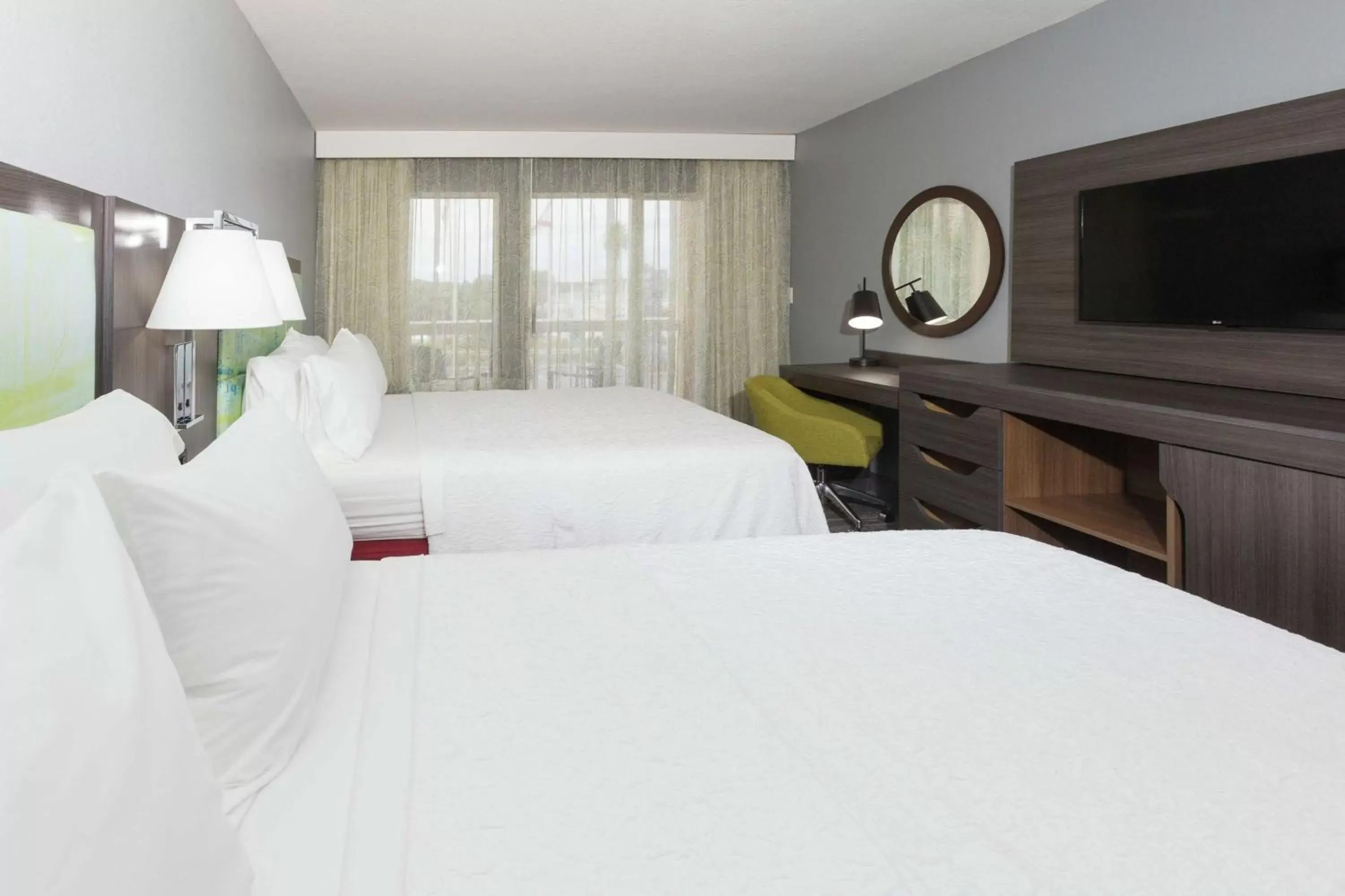 Bedroom, Bed in Hampton Inn Saint Augustine Beach