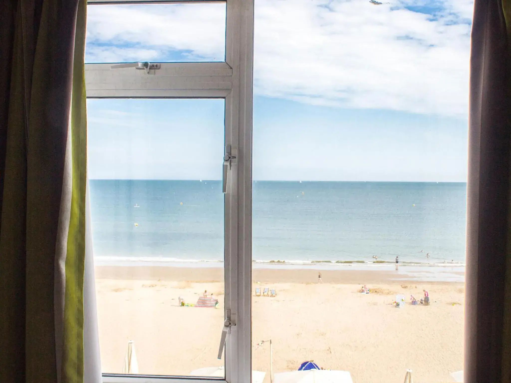 Sea view in Sandbanks Hotel