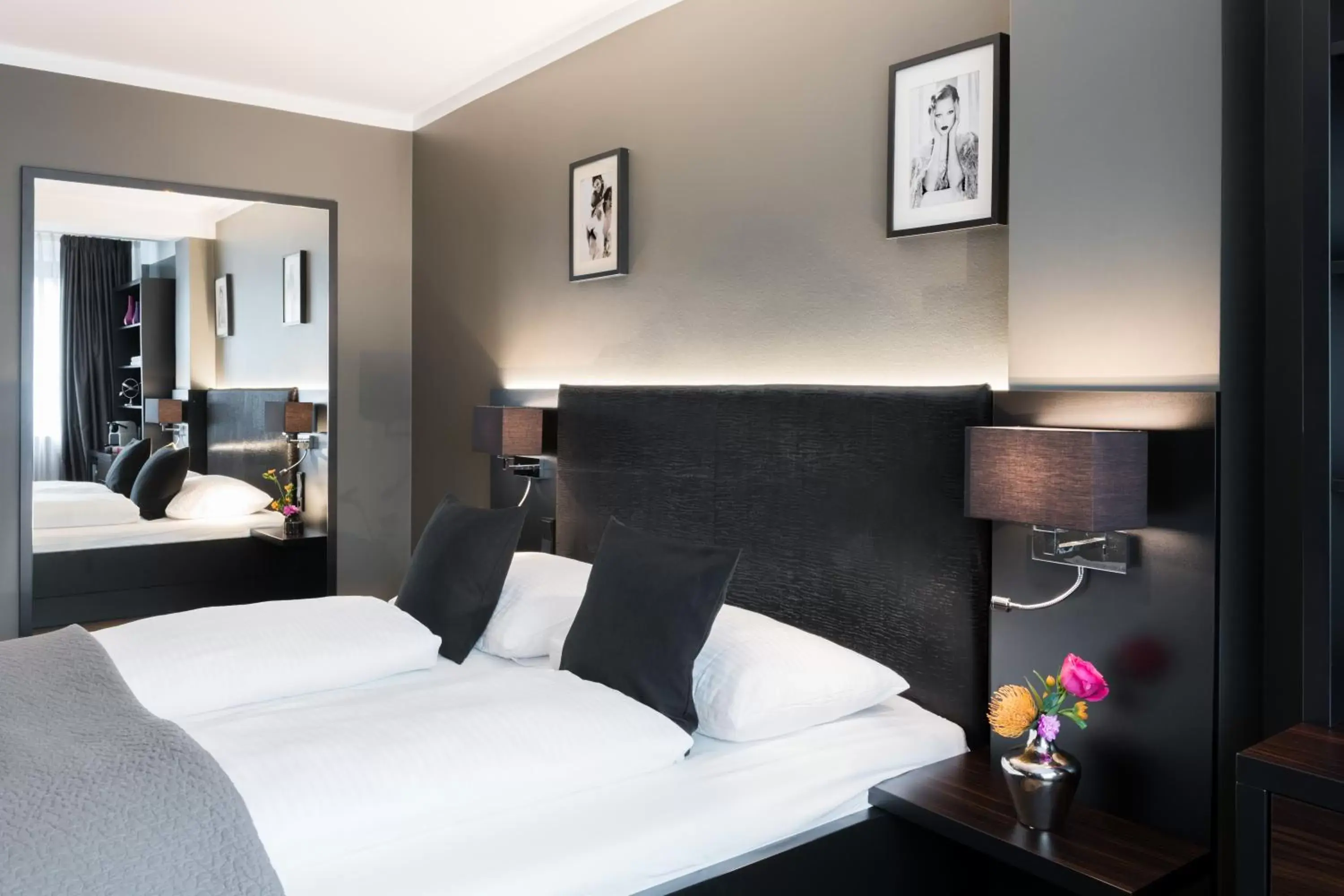 Superior Double Room in Hotel Düsseldorf Mitte Superior Double Room in Hotel Düsseldorf Mitte