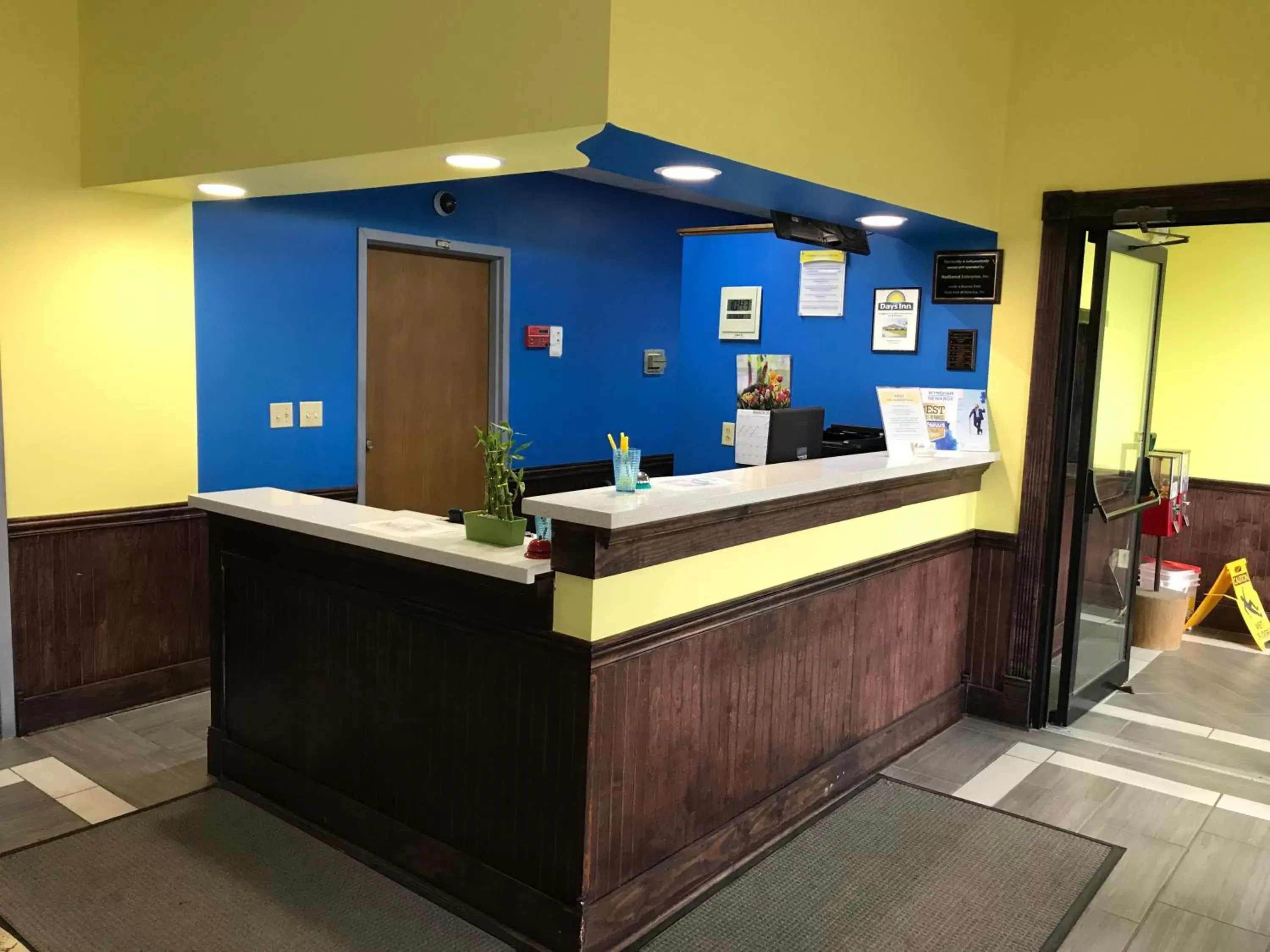 Lobby or reception, Lobby/Reception in Days Inn by Wyndham Hillsboro