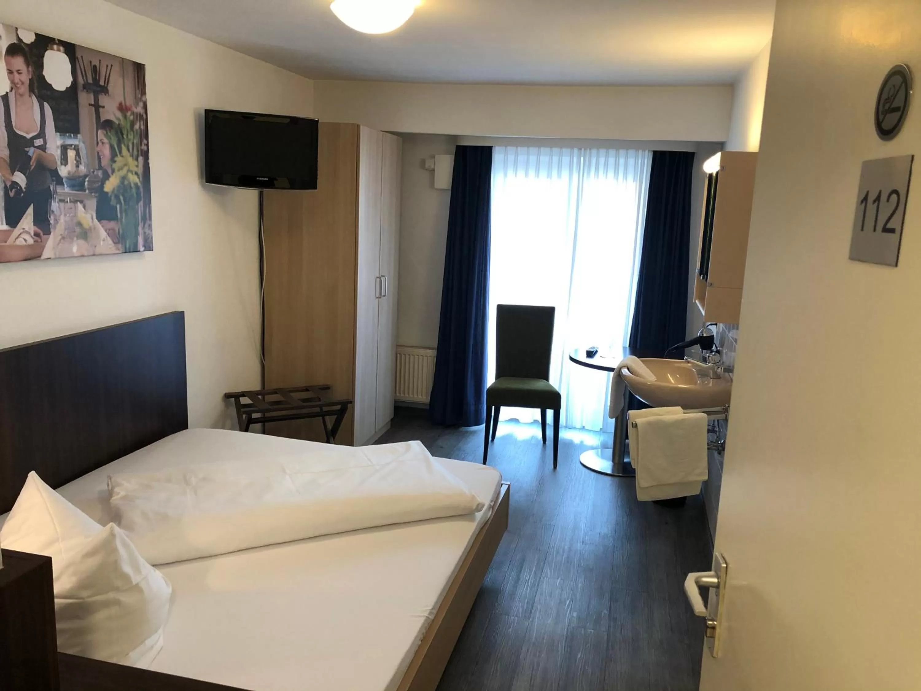 Photo of the whole room, Bed in Landgasthof Kreuz