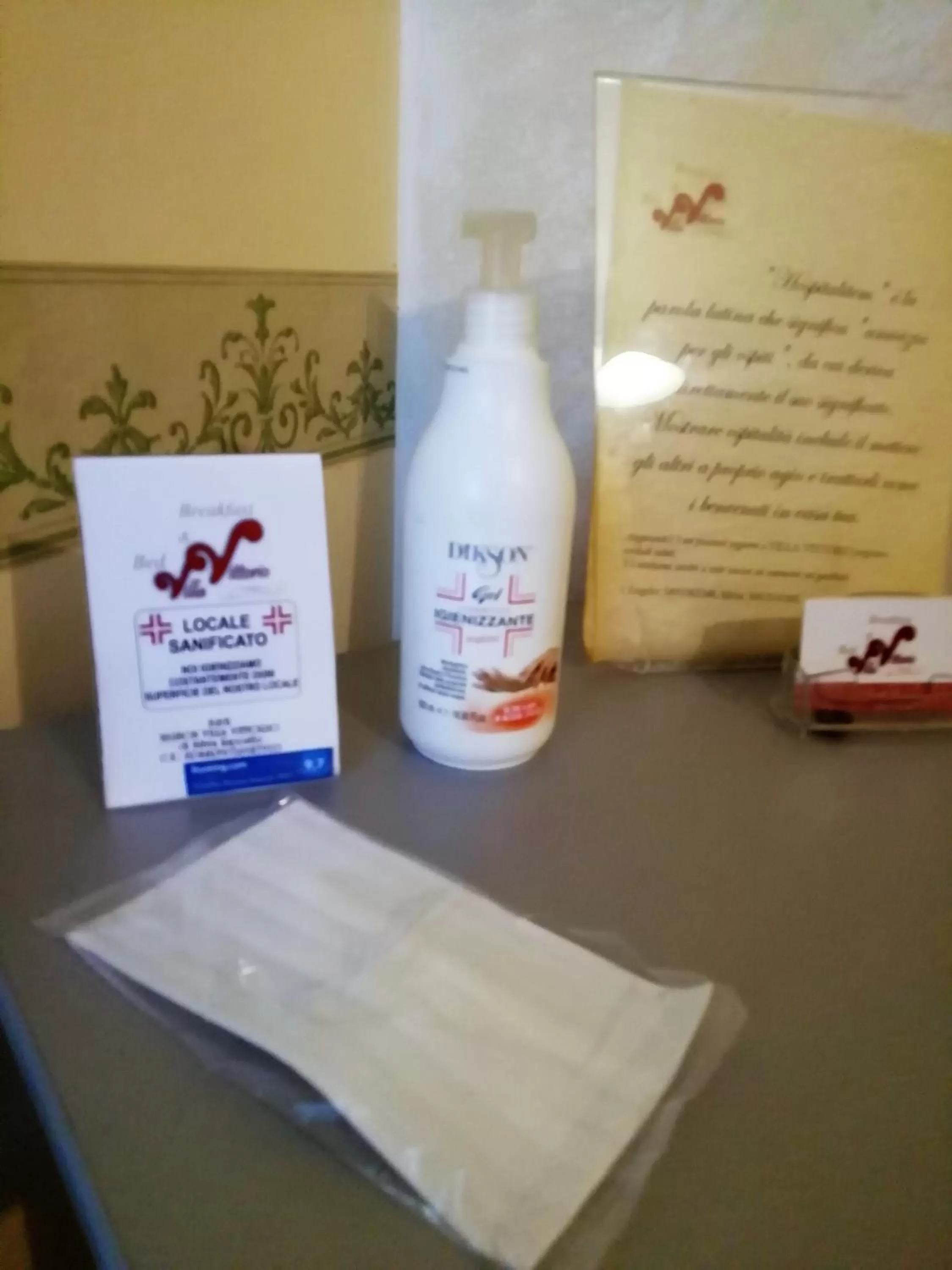 Logo/Certificate/Sign in B&B Maison Villa Vittorio