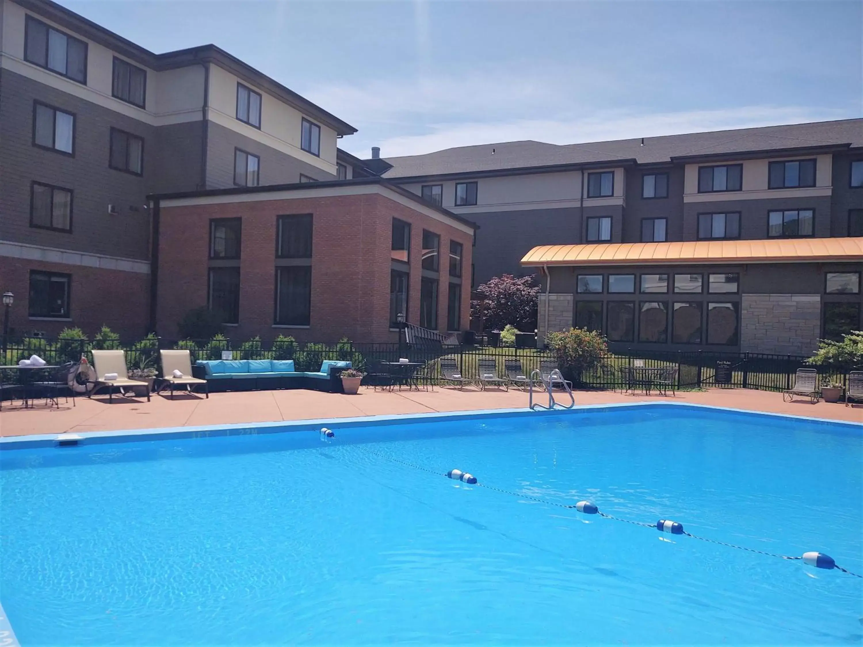 Swimming Pool in Comfort Inn & Suites South Burlington