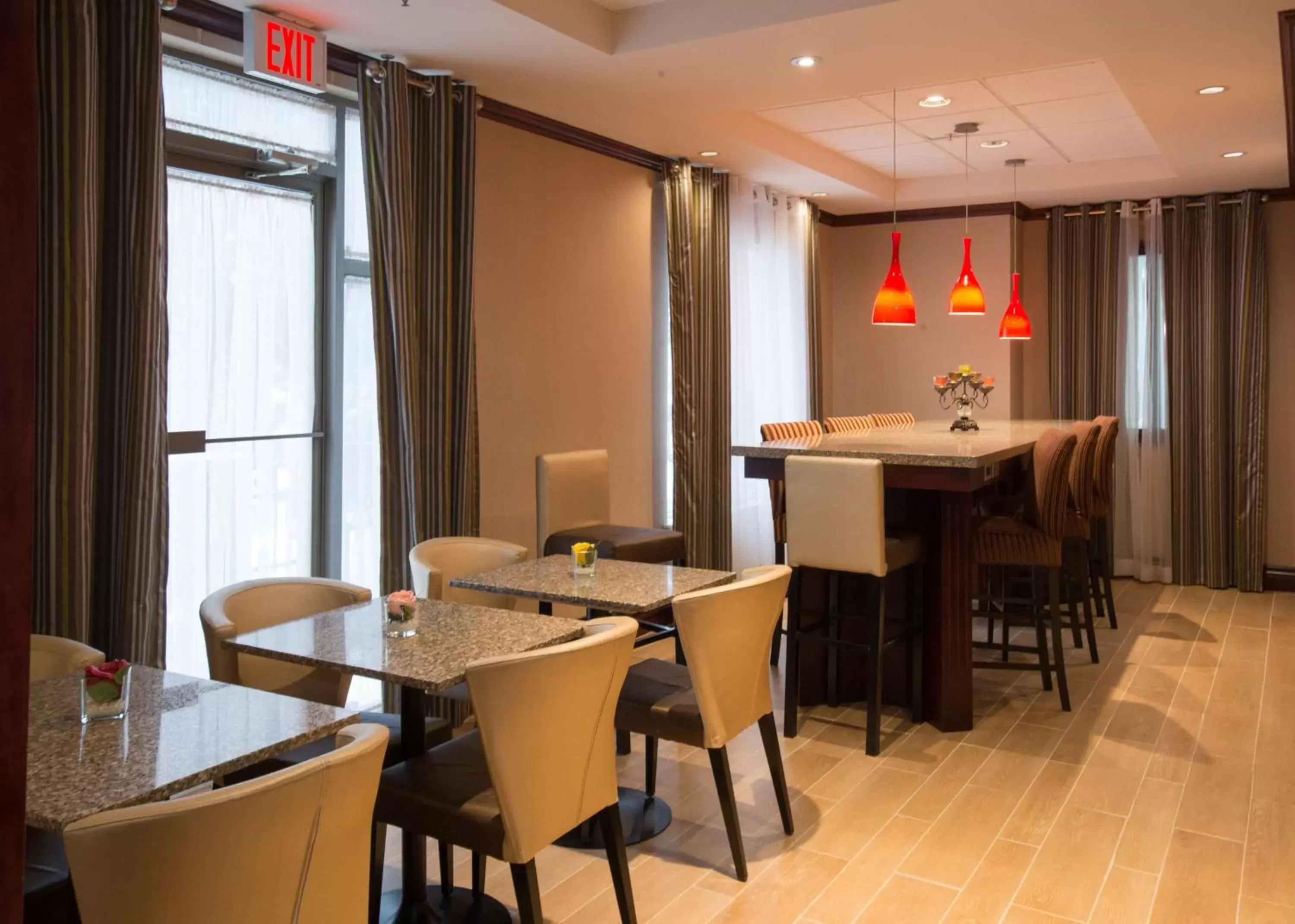 Lobby or reception in Hampton Inn Toronto-Mississauga West Lobby or reception in Hampton Inn Toronto-Mississauga West