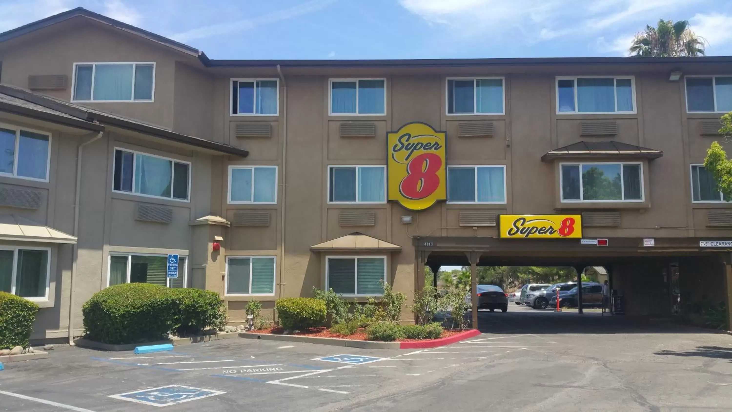 Property Building in Super 8 by Wyndham Sacramento