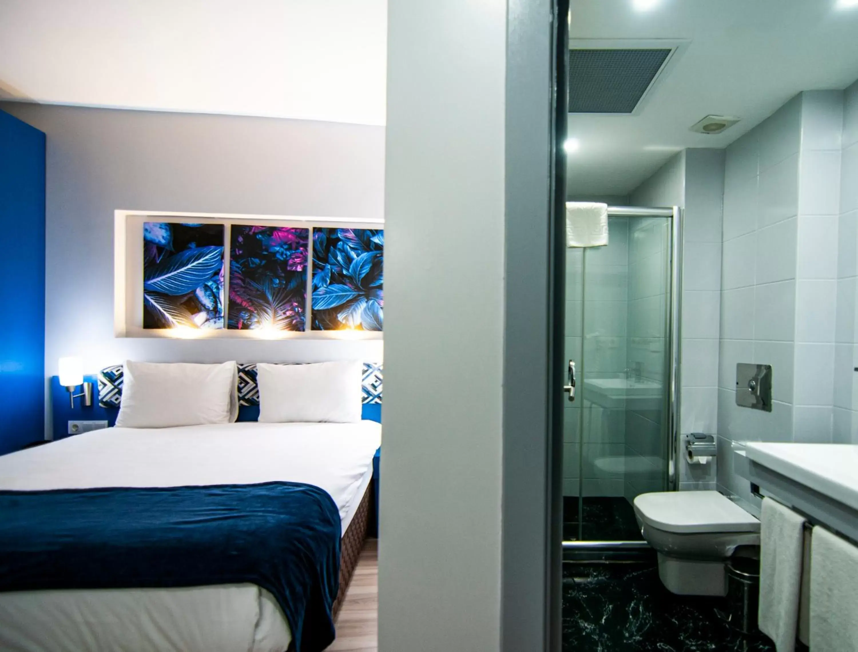Photo of the whole room, Bathroom in Lapis Inn Hotel & Spa ( Ex. Ambassador Hotel)