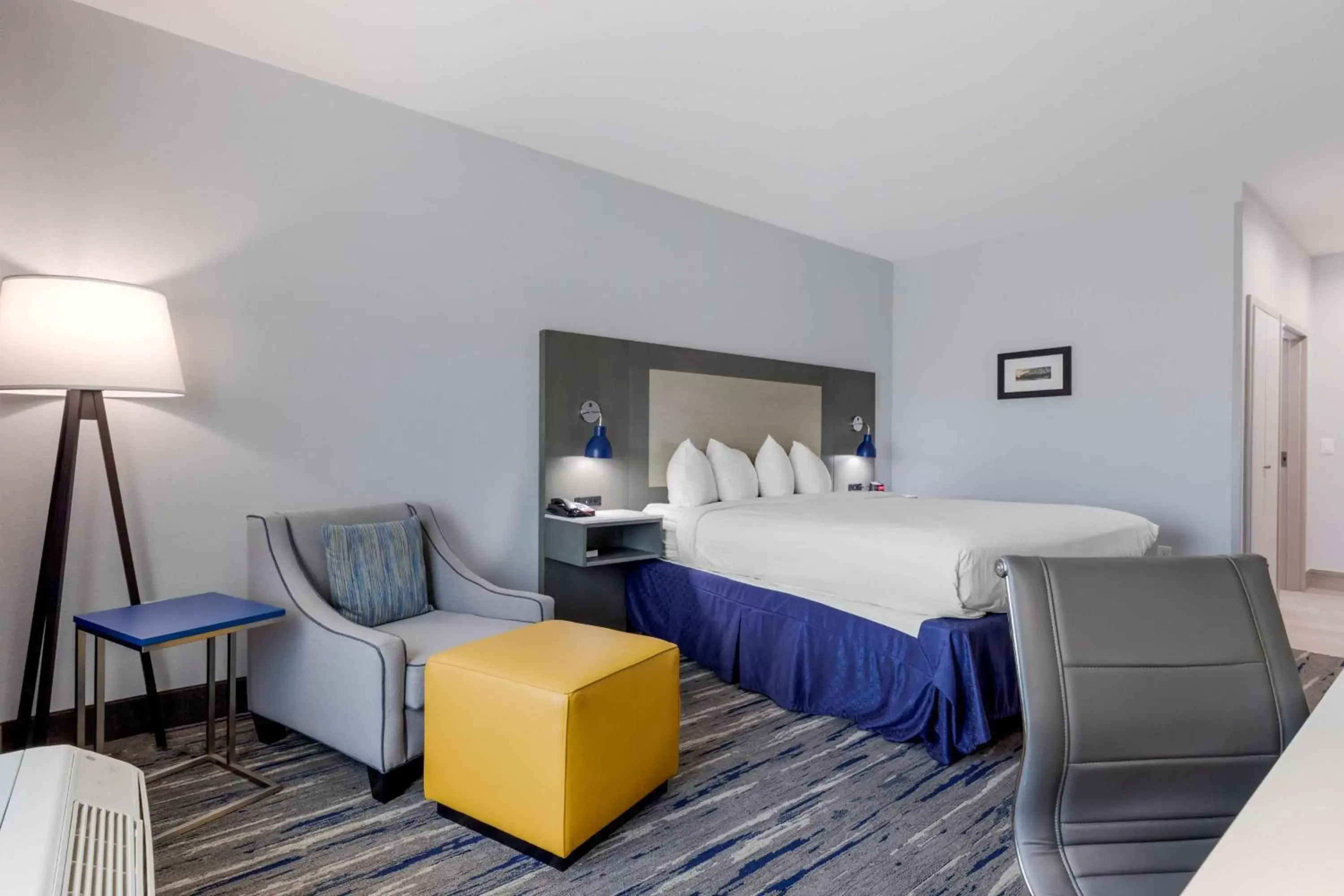 Bedroom, Bed in Best Western Plus Choctaw Inn & Suites Bedroom, Bed in Best Western Plus Choctaw Inn & Suites