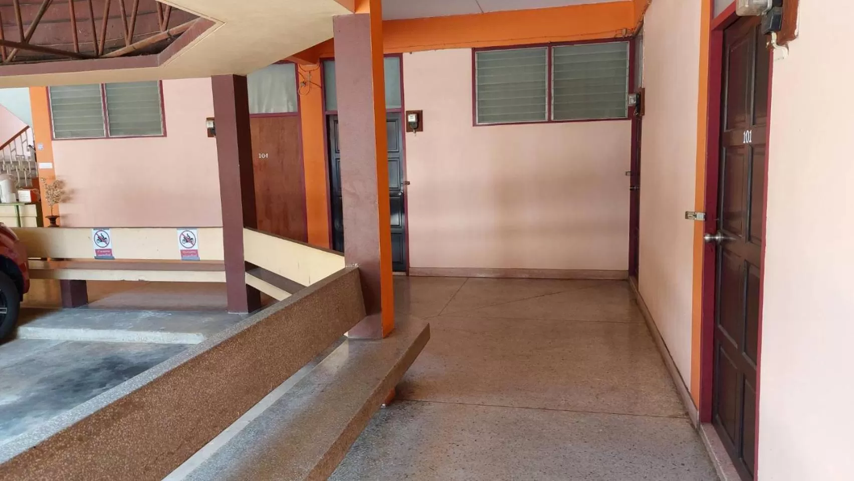 Property building, Bed in Sataya Apartment