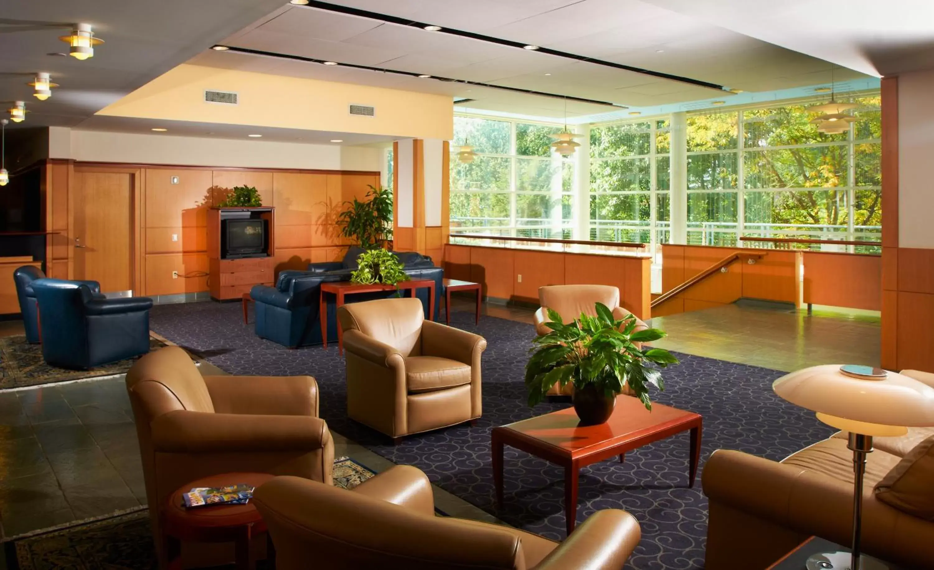 Communal lounge/ TV room, Lounge/Bar in The Penn Stater Hotel and Conference Center