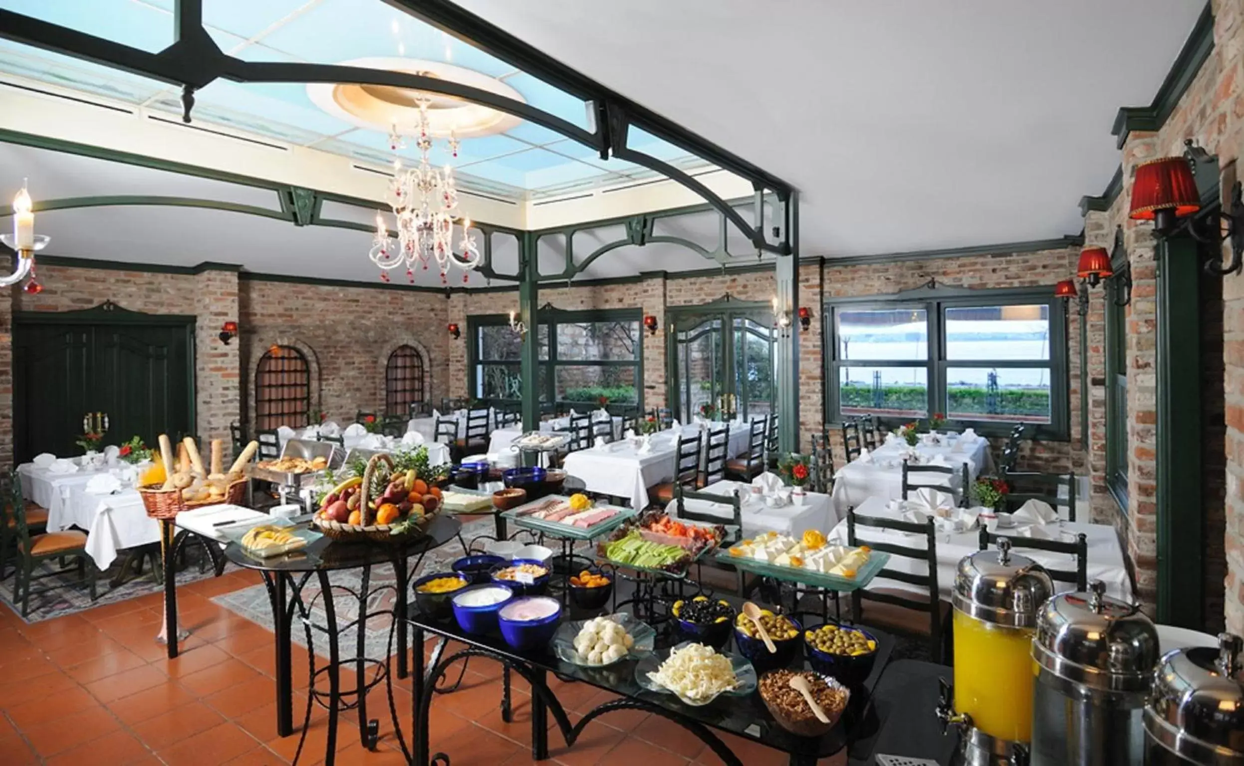 Restaurant/places to eat in Radisson Hotel Istanbul Sultanahmet Restaurant/places to eat in Radisson Hotel Istanbul Sultanahmet