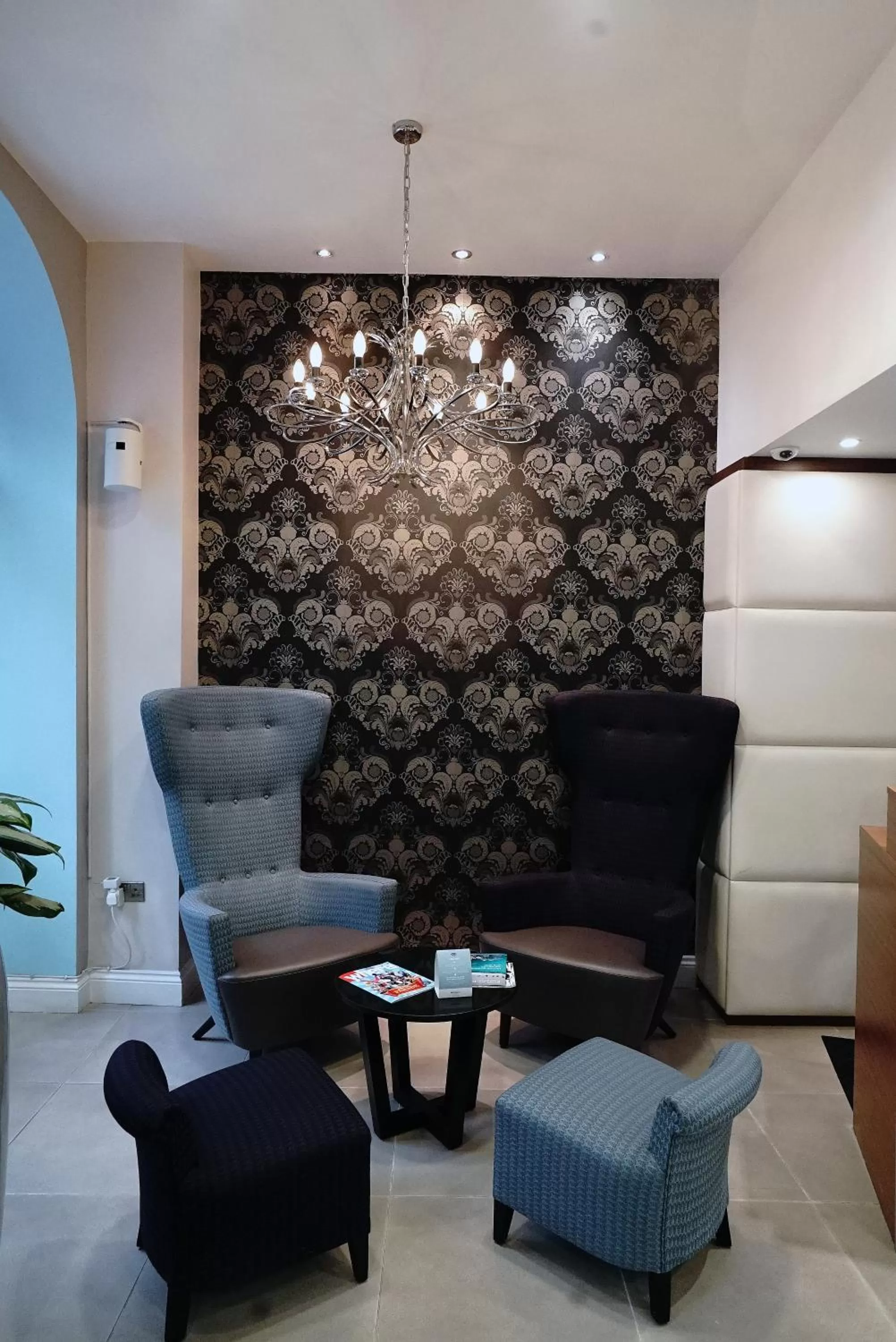 Seating area in Mercure London Bloomsbury Hotel