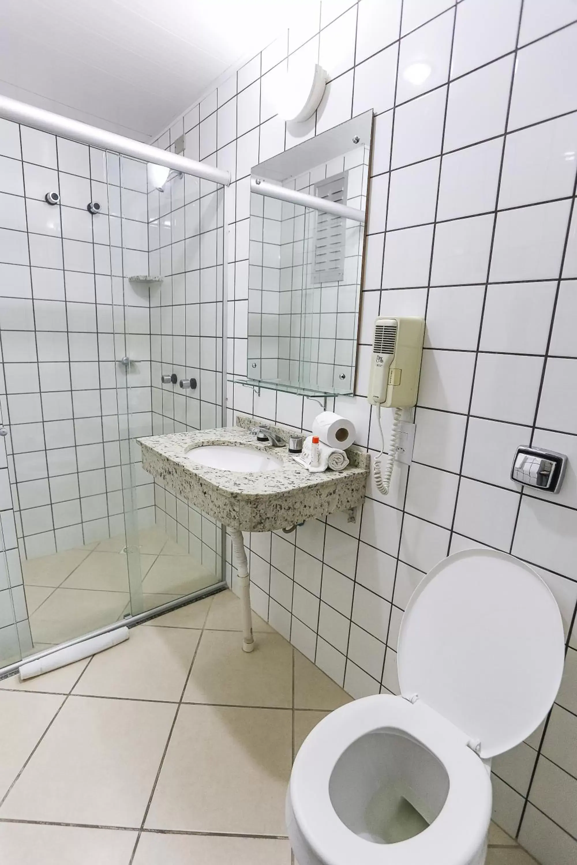 Bathroom in Hotel Express São Leopoldo