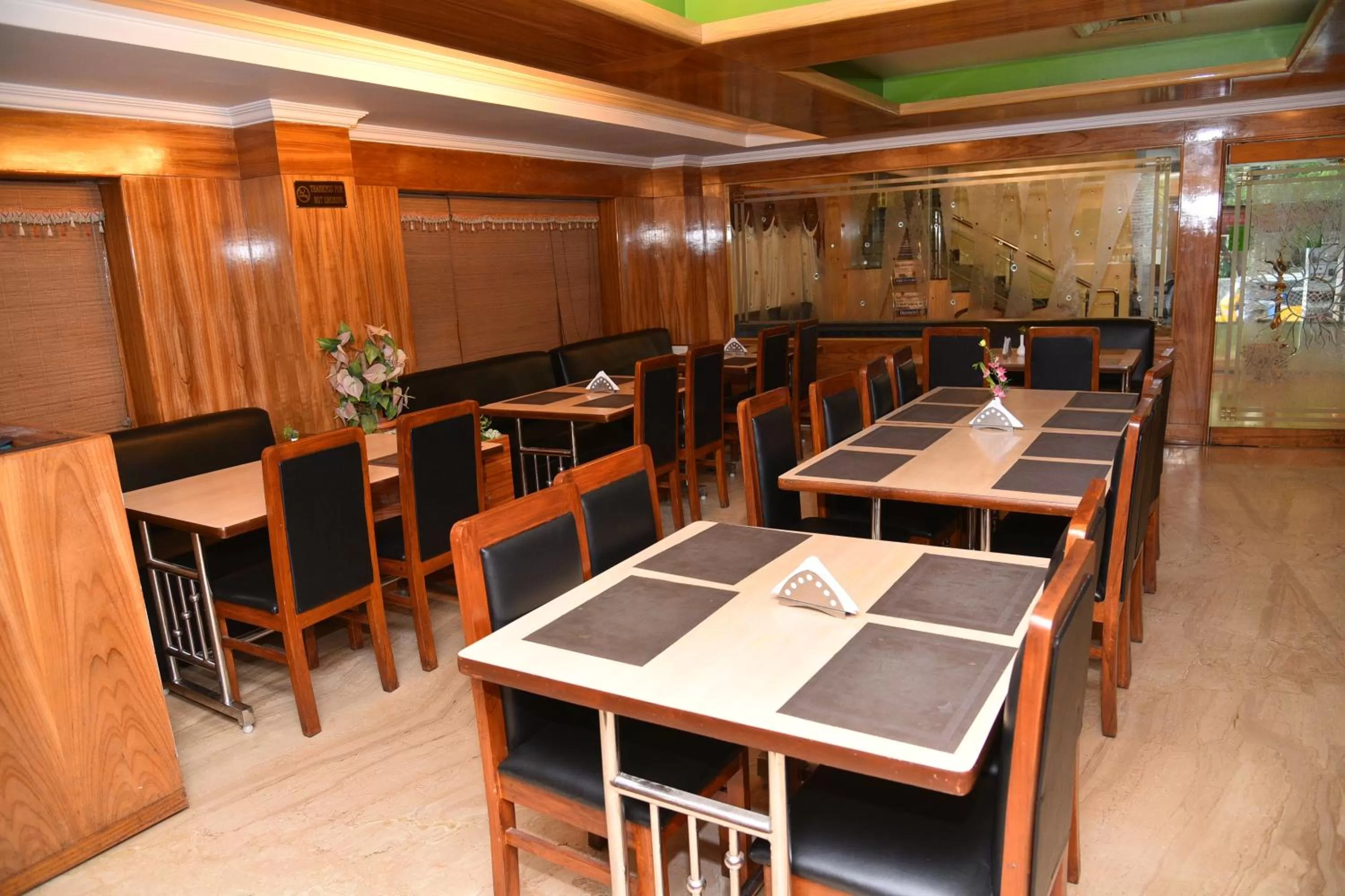 Restaurant/places to eat in Hotel Sonas