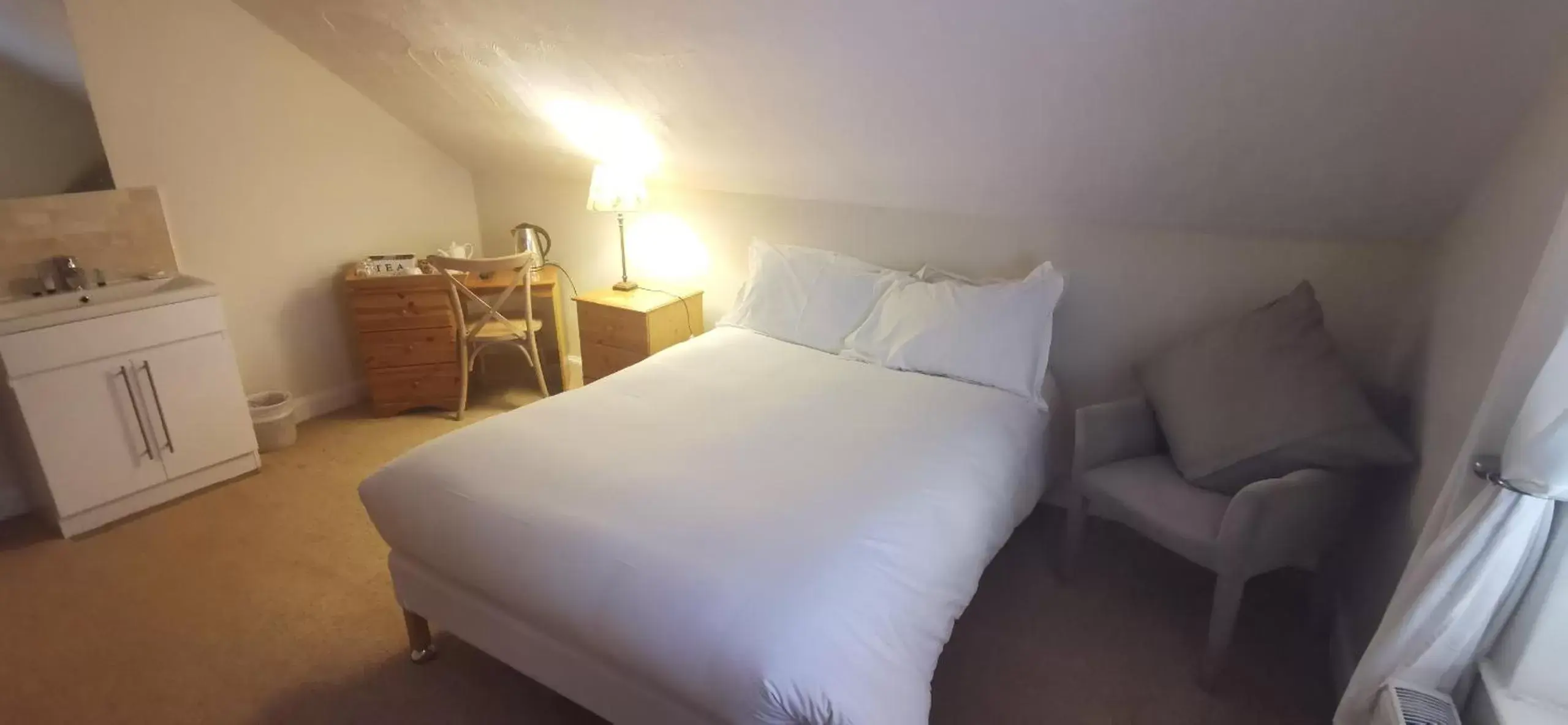 Budget Double Room in Buccleuch and Queensberry Arms Hotel