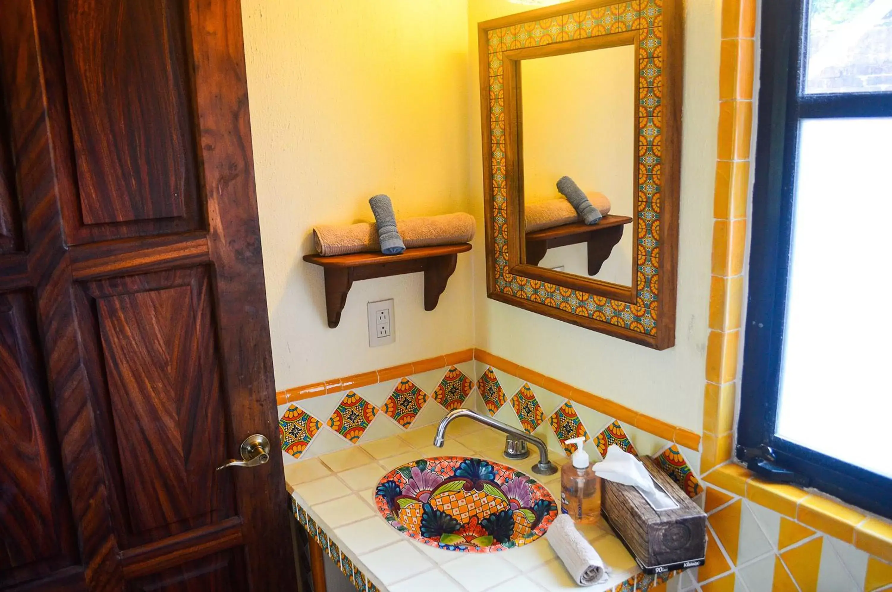 Bathroom in Hotel Casamar Suites