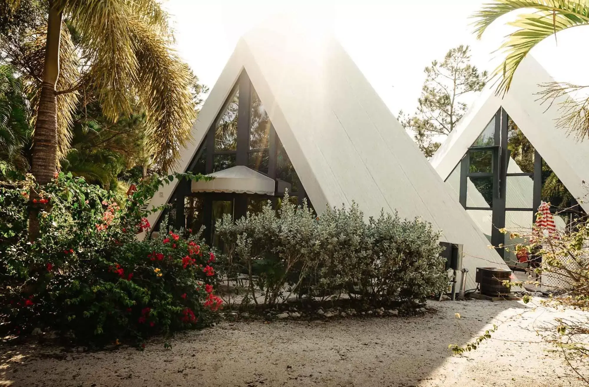 Facade/entrance, Property Building in Pyramids in Florida