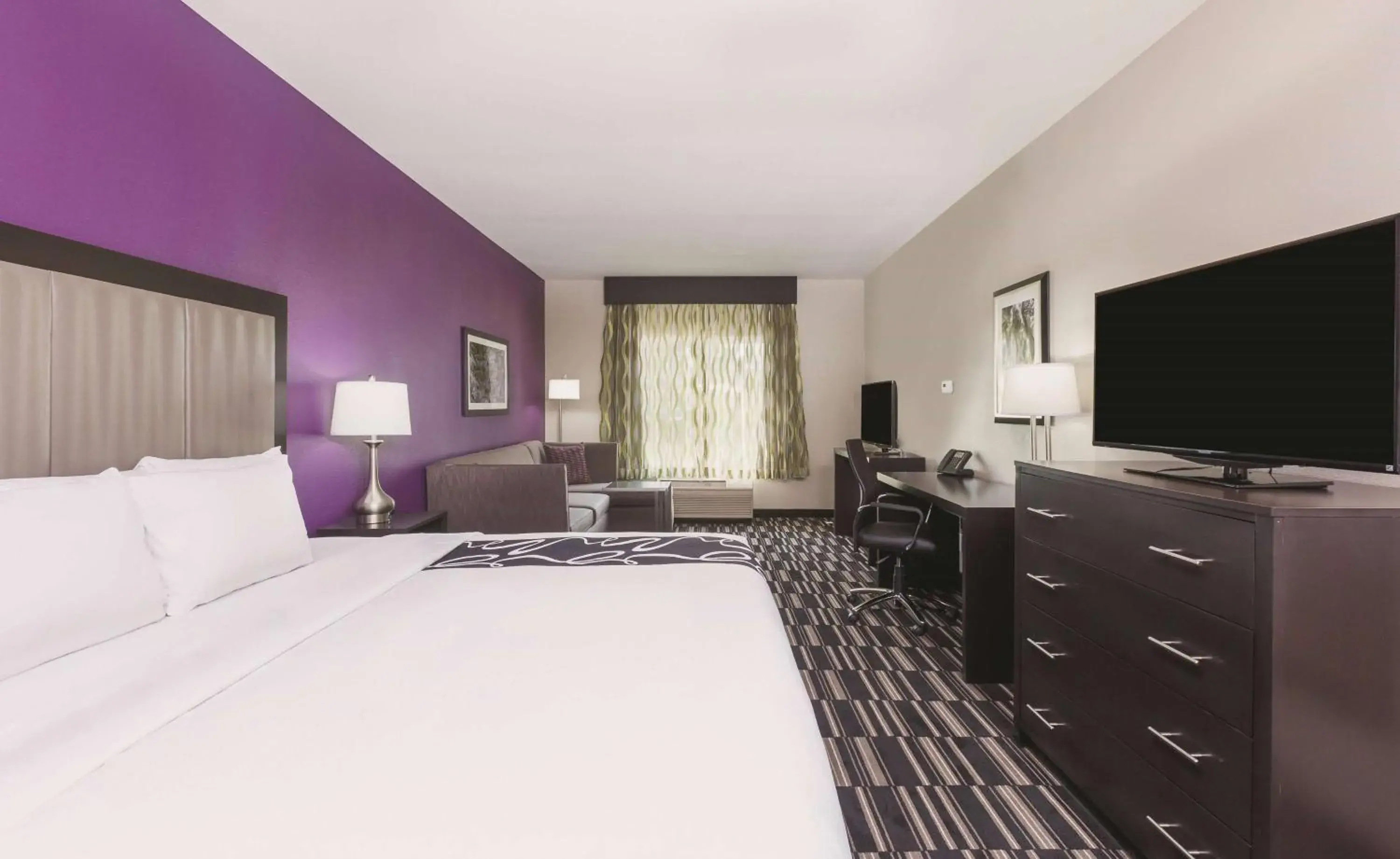 Photo of the whole room, Bed in La Quinta by Wyndham Fairfield - Napa Valley Photo of the whole room, Bed in La Quinta by Wyndham Fairfield - Napa Valley