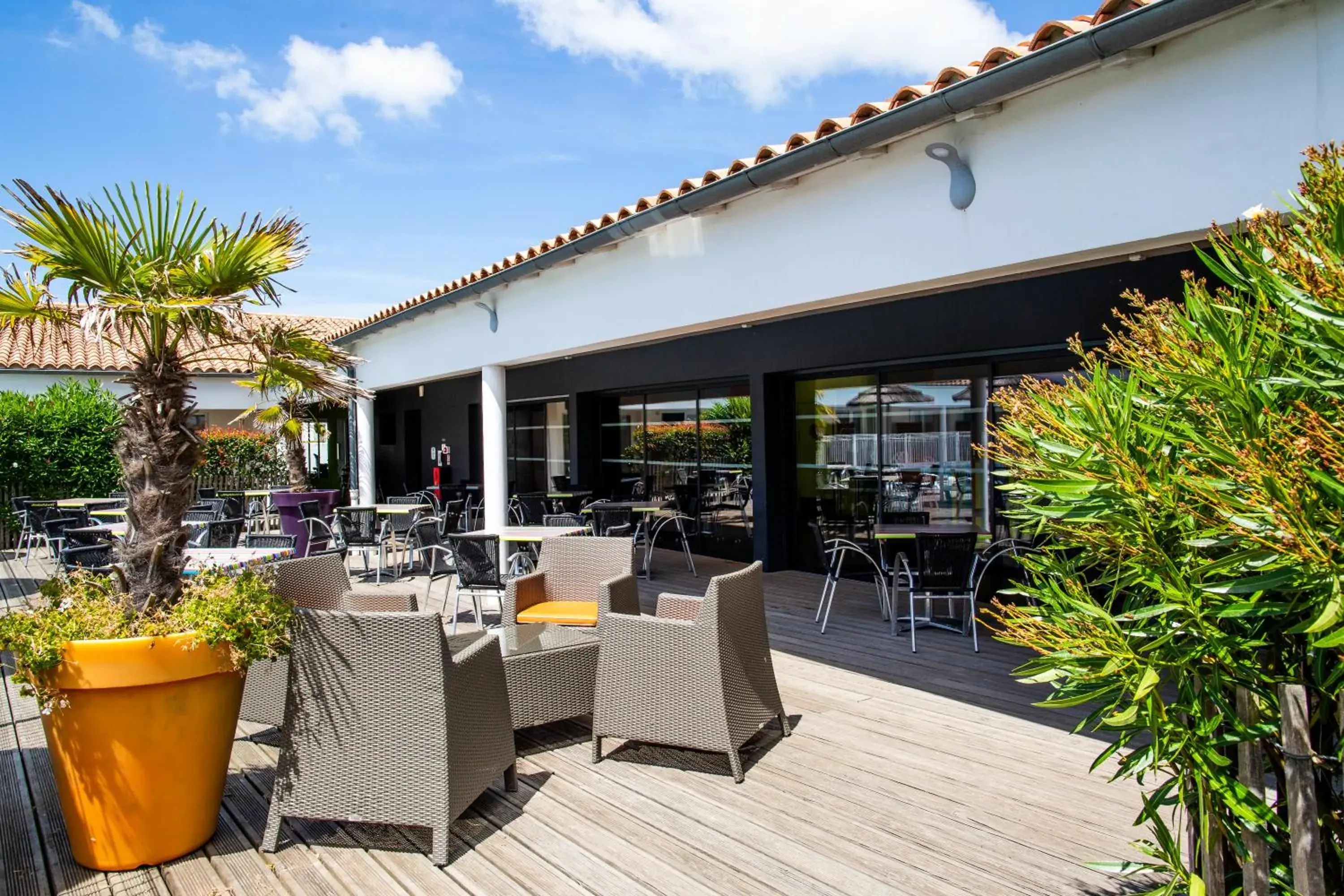 Patio in Hotel de Re, The Originals Boutique