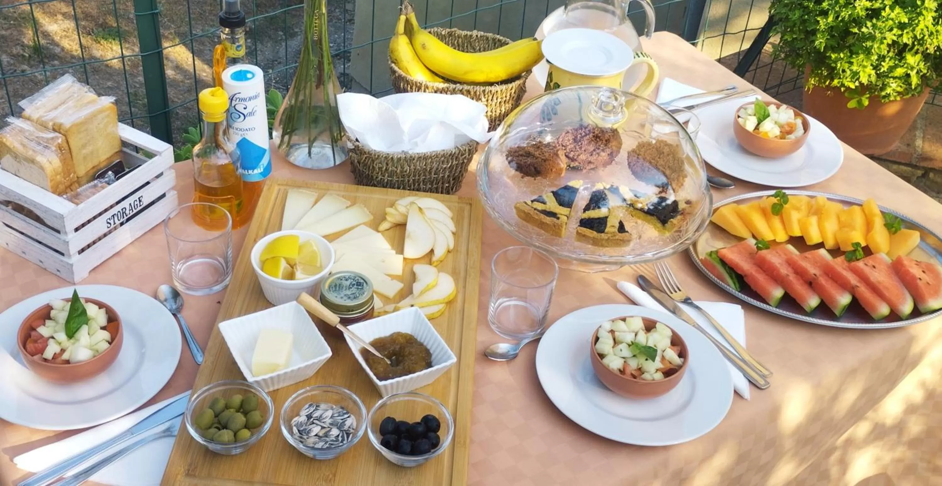 Breakfast in La Casa tra Gli Ulivi Cottage House