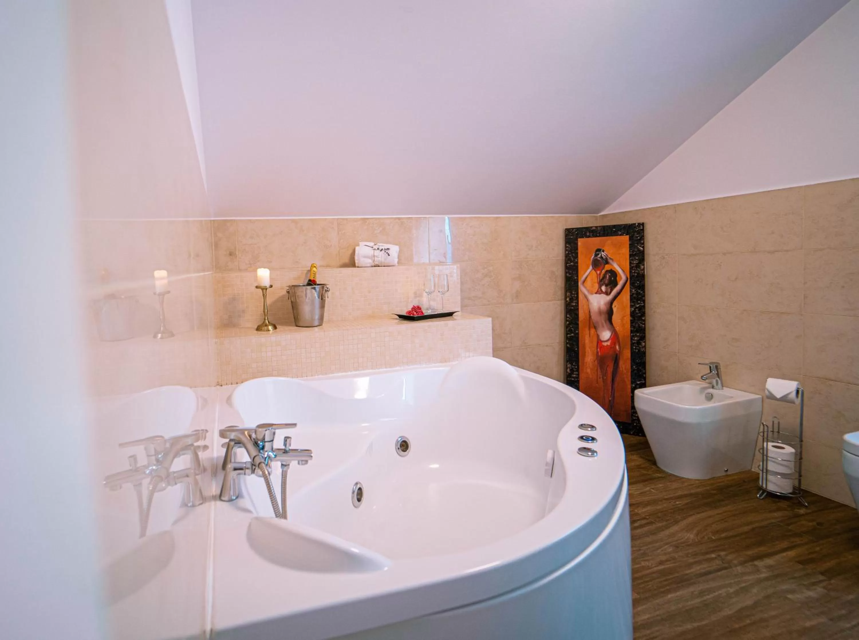 Hot Tub in Gradinile Romane