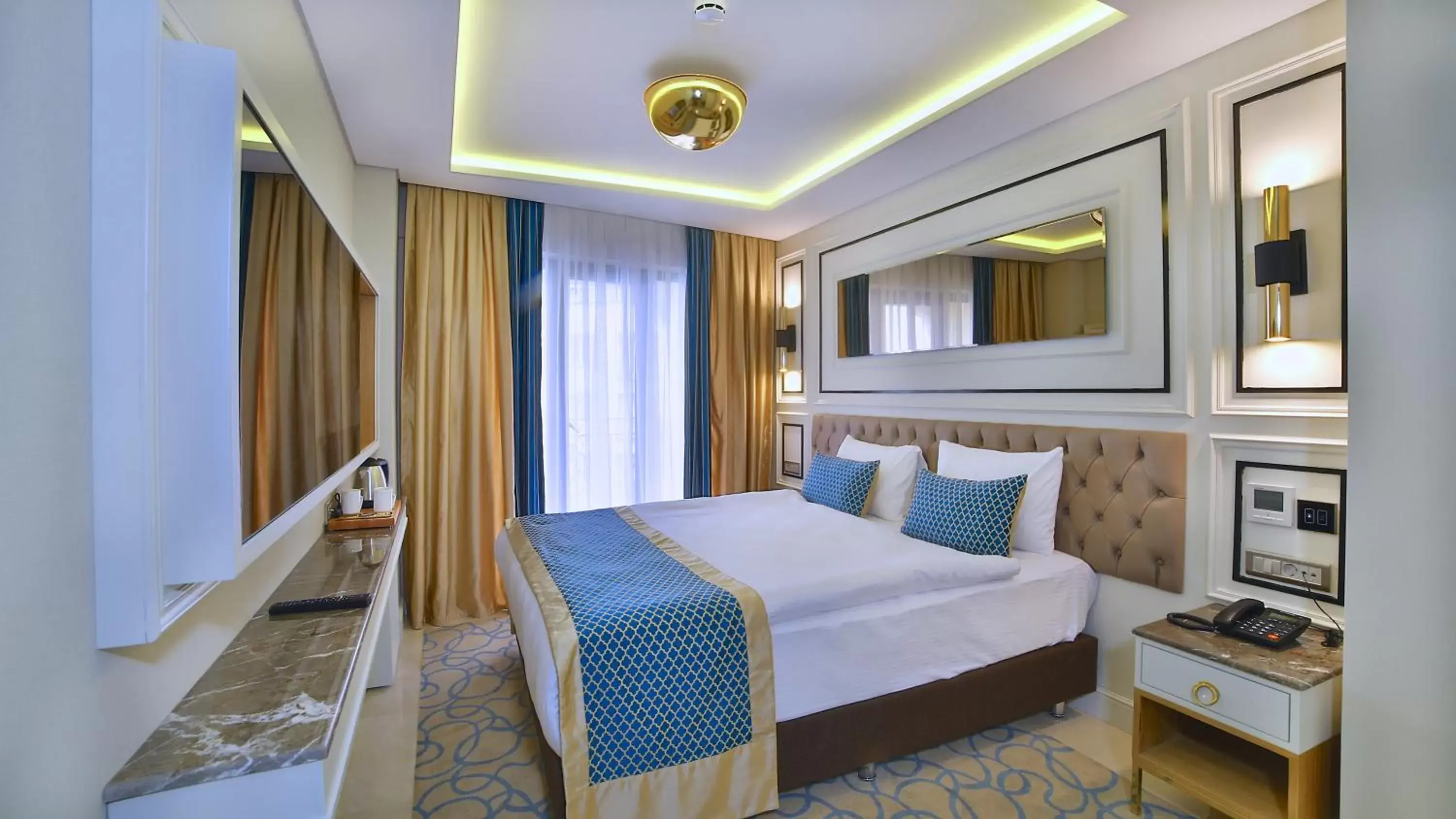Bedroom, Bed in Beethoven Premium Hotel